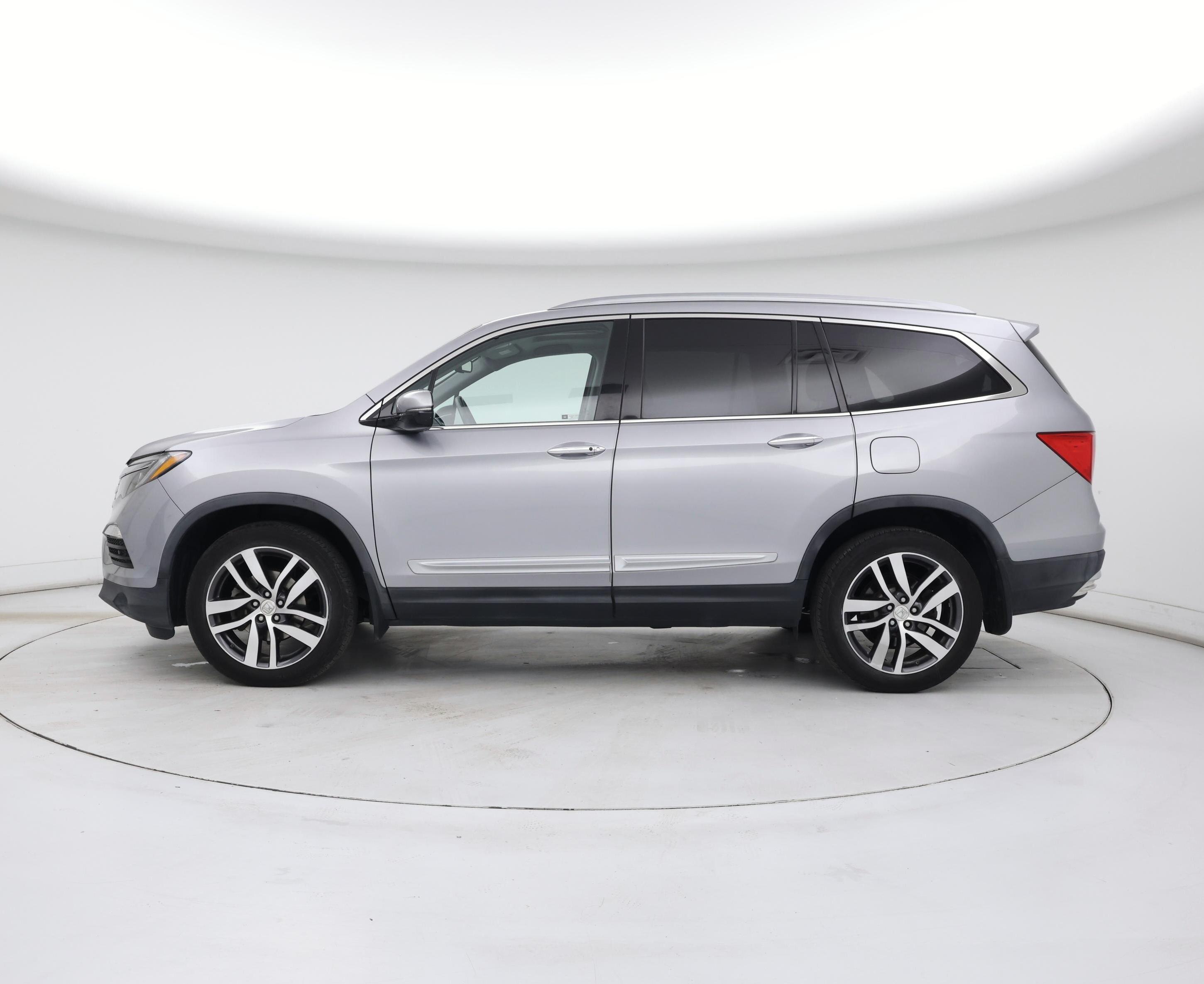 Thumbnail: 2016 Honda Pilot - 3