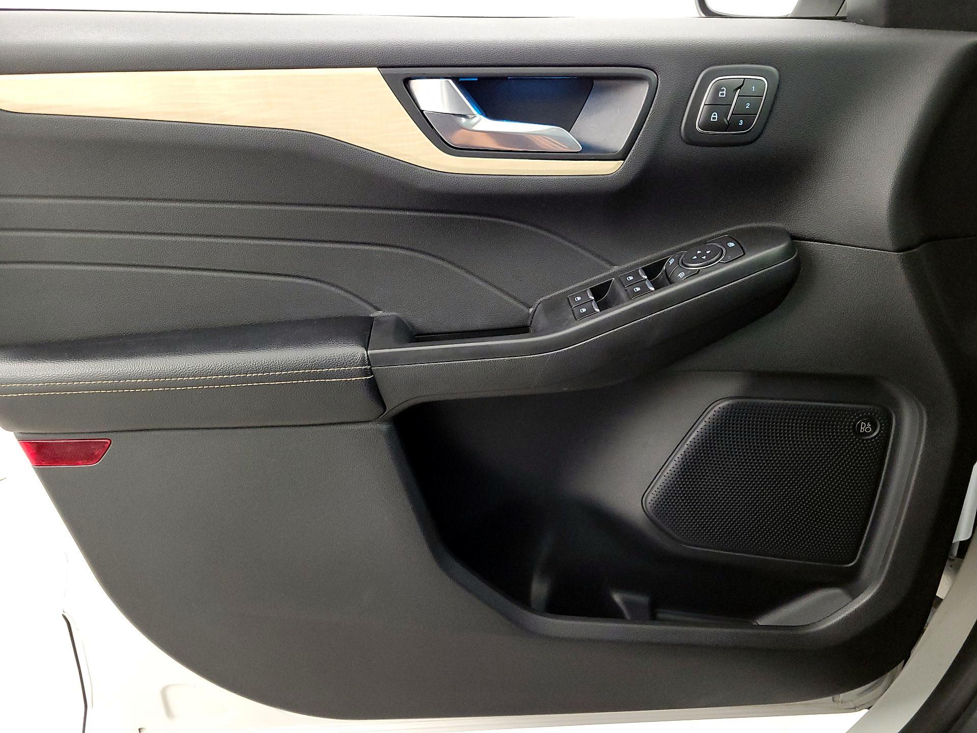 Thumbnail: 2022 Ford Escape - 12