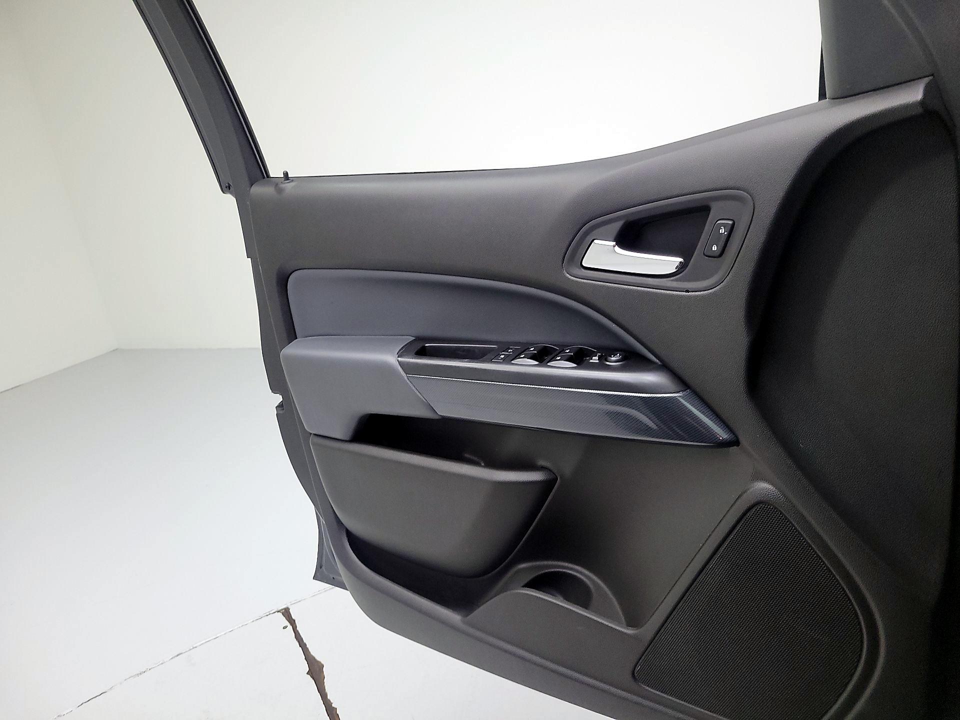 Thumbnail: 2016 Chevrolet Colorado - 10