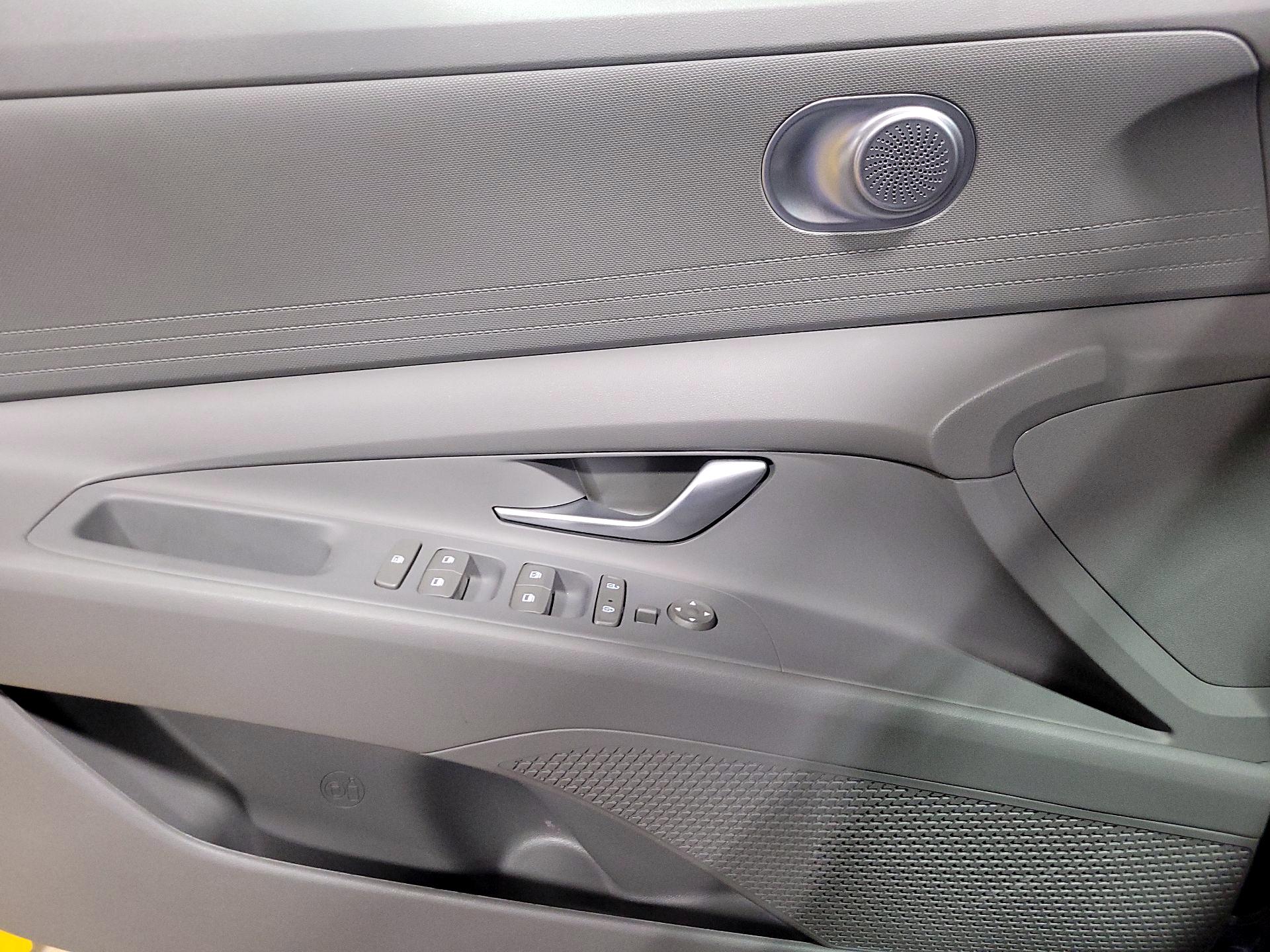 Thumbnail: 2023 Hyundai Elantra - 12