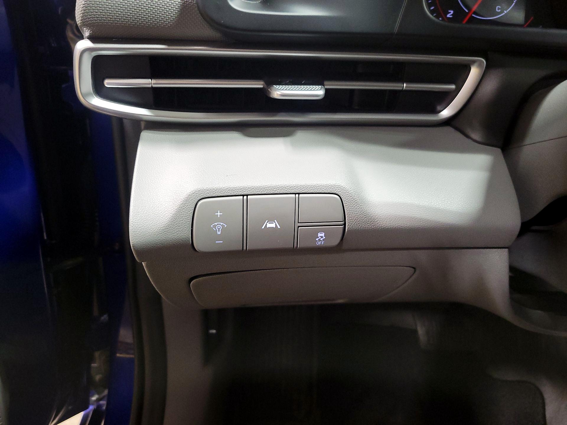 Thumbnail: 2023 Hyundai Elantra - 13