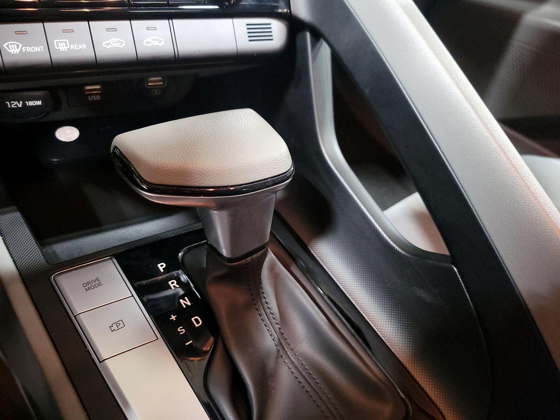 Thumbnail: 2023 Hyundai Elantra - 17