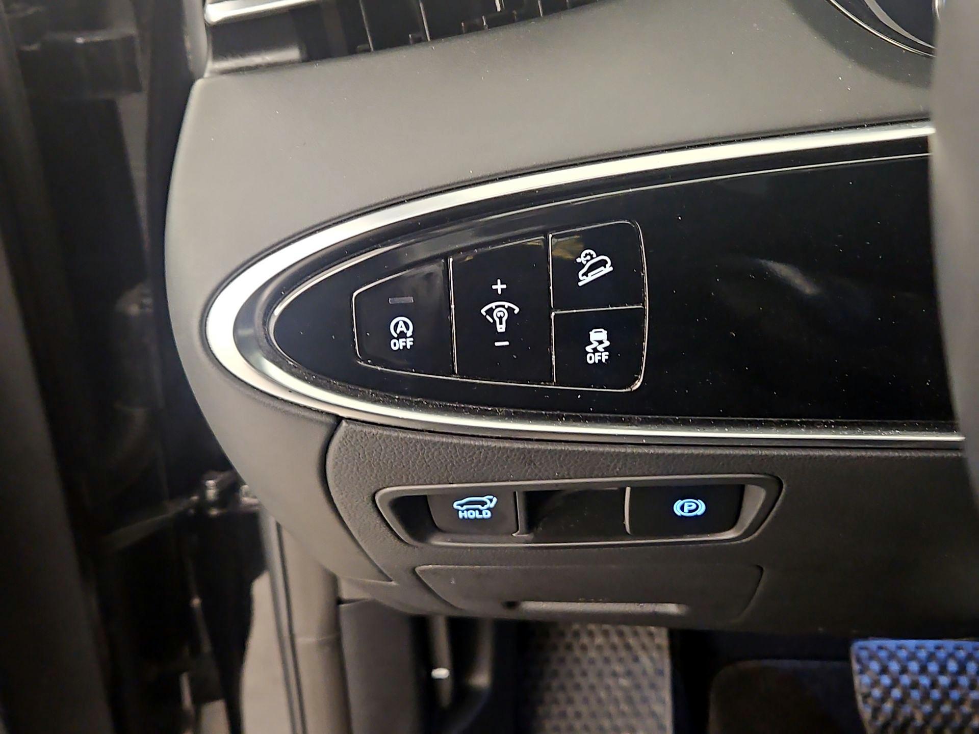 Thumbnail: 2025 Genesis GV70 - 13