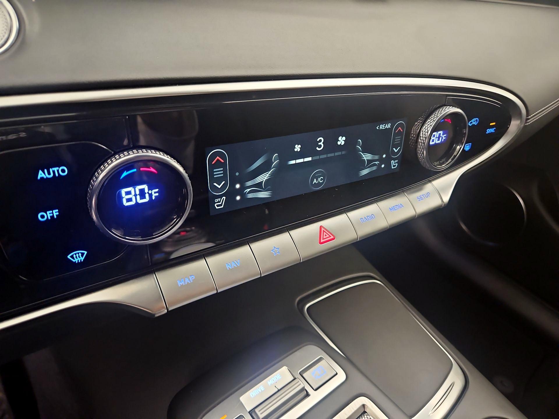 Thumbnail: 2025 Genesis GV70 - 17