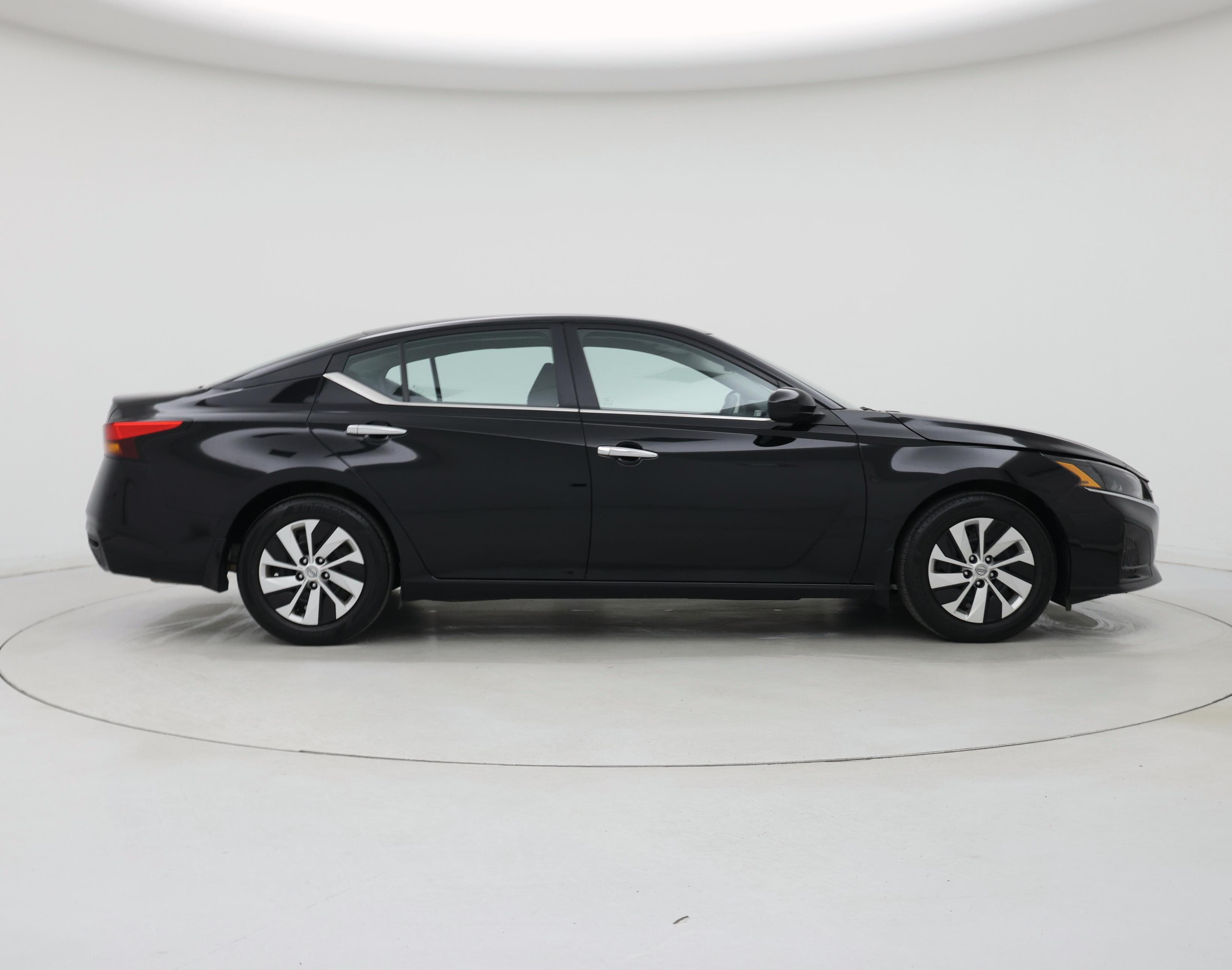 Thumbnail: 2023 Nissan Altima - 7