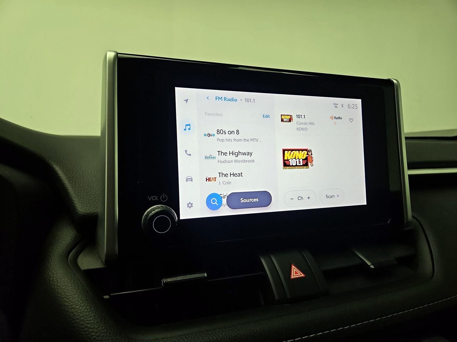 Thumbnail: 2023 Toyota RAV4 - 15