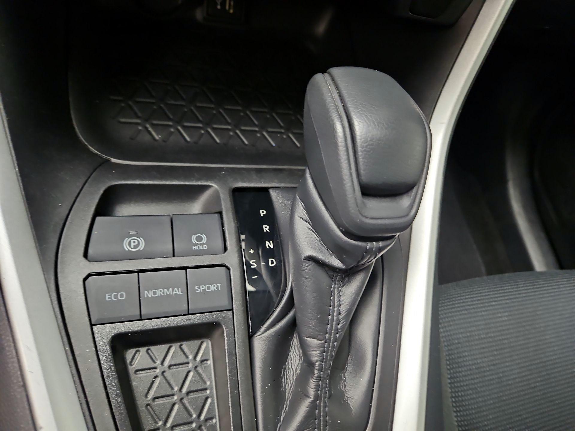 Thumbnail: 2023 Toyota RAV4 - 17