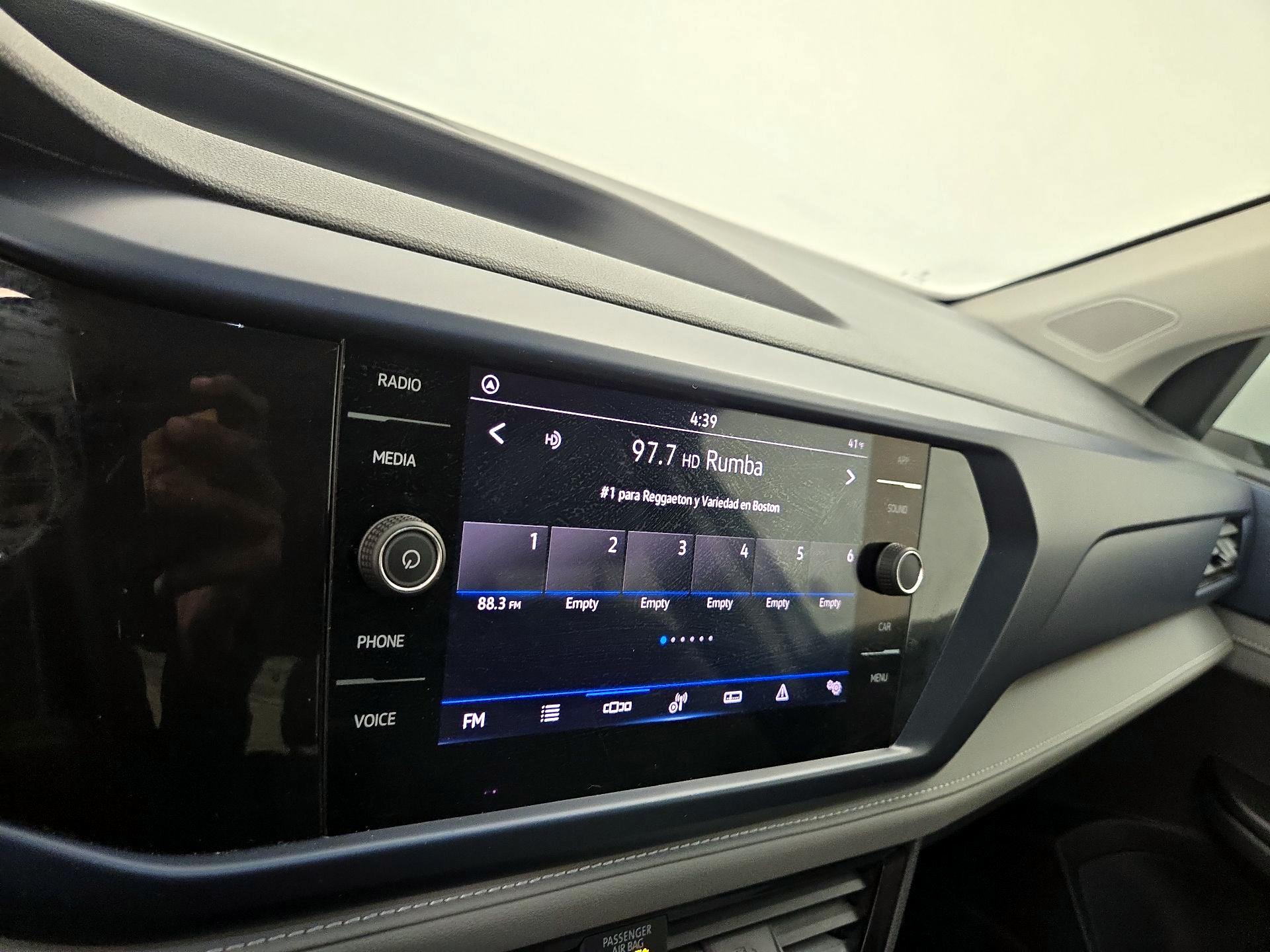 Thumbnail: 2024 Volkswagen Taos - 15