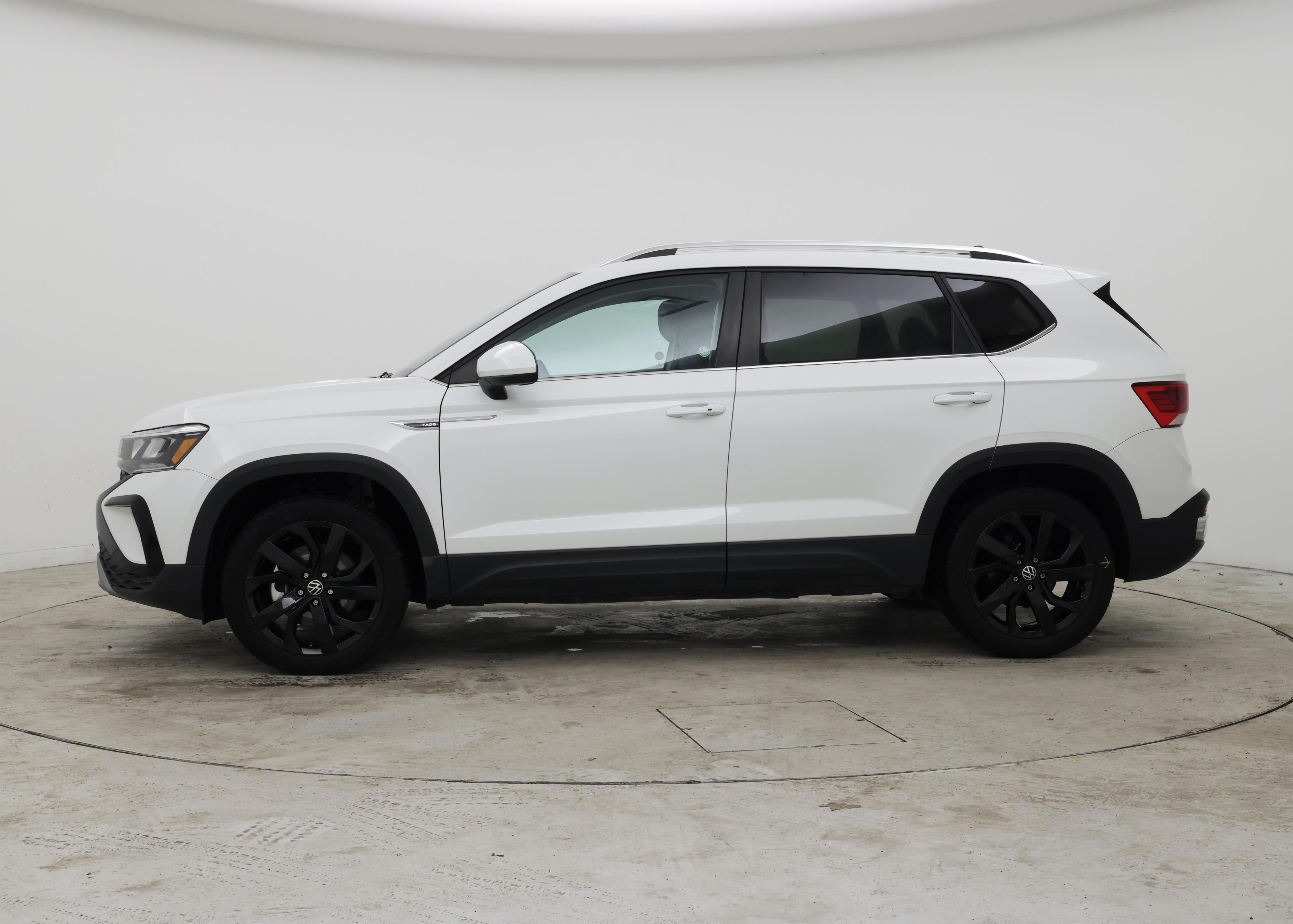 Thumbnail: 2024 Volkswagen Taos - 3