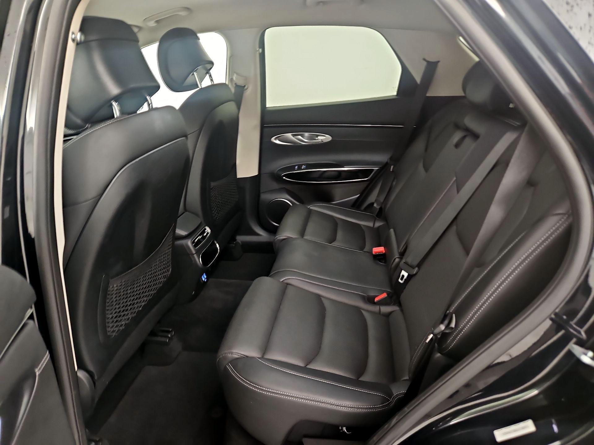 Thumbnail: 2025 Genesis GV70 - 19