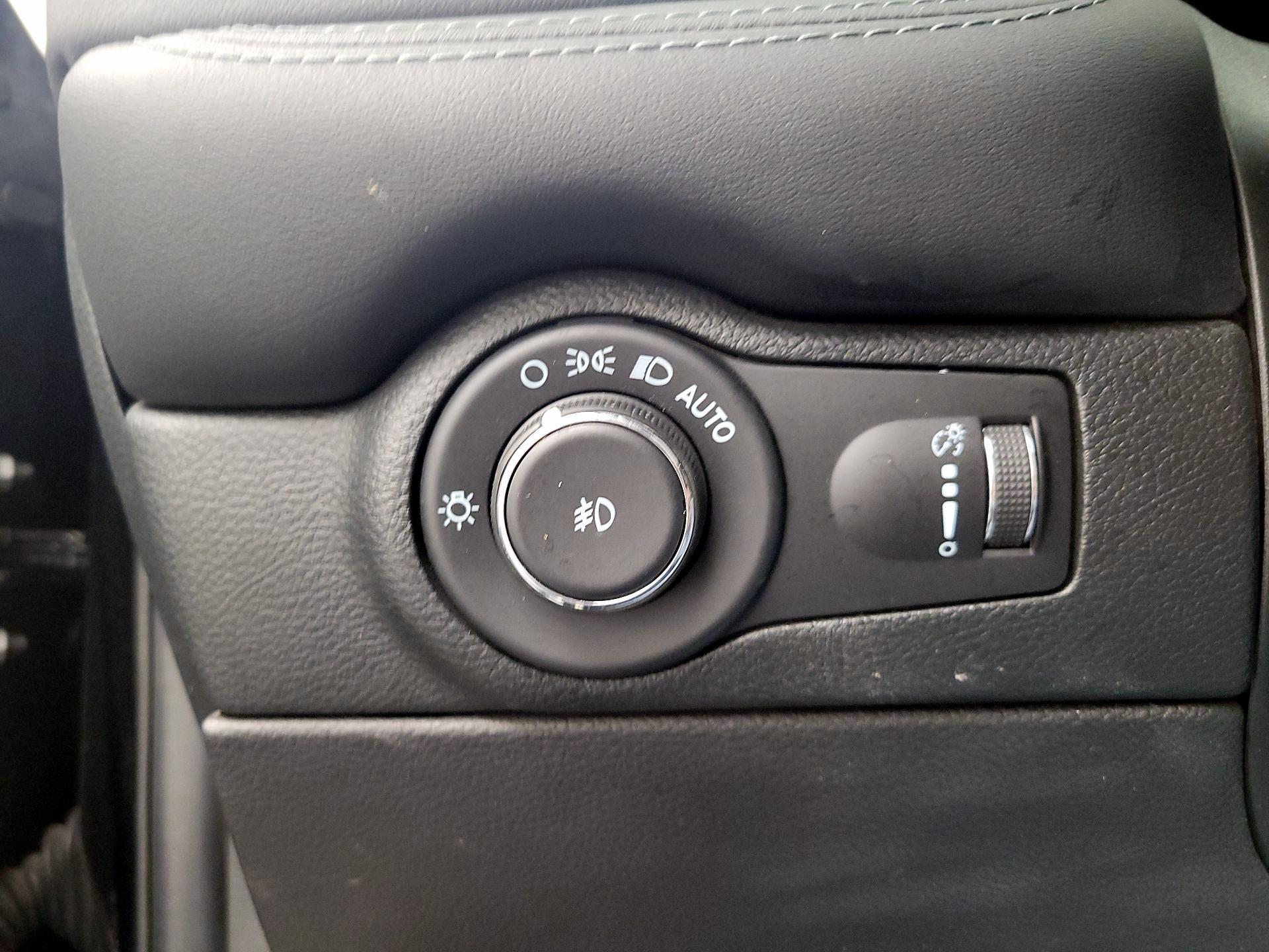 Thumbnail: 2022 Dodge Durango - 13