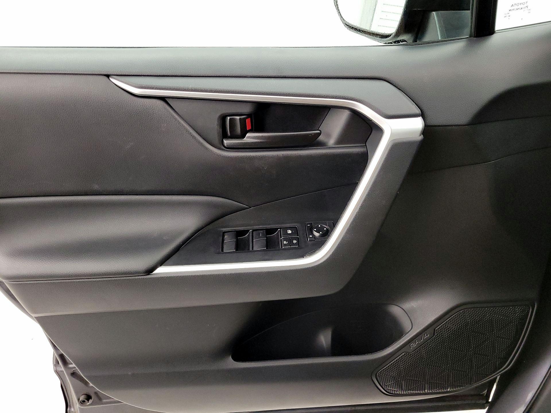 Thumbnail: 2023 Toyota RAV4 - 12