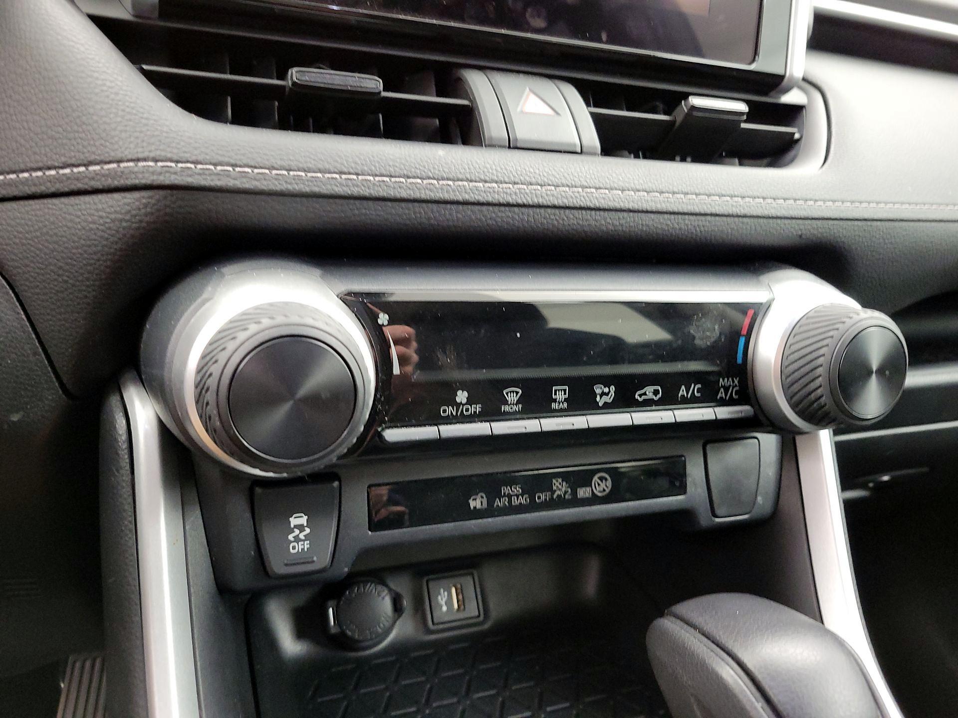 Thumbnail: 2023 Toyota RAV4 - 16