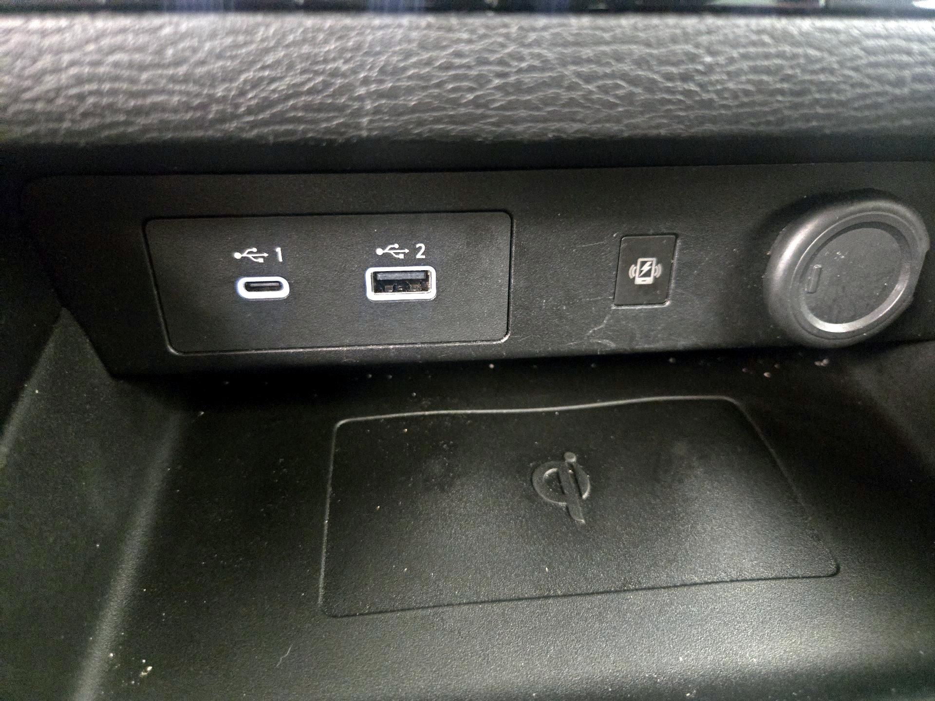 Thumbnail: 2022 Mitsubishi Outlander - 18