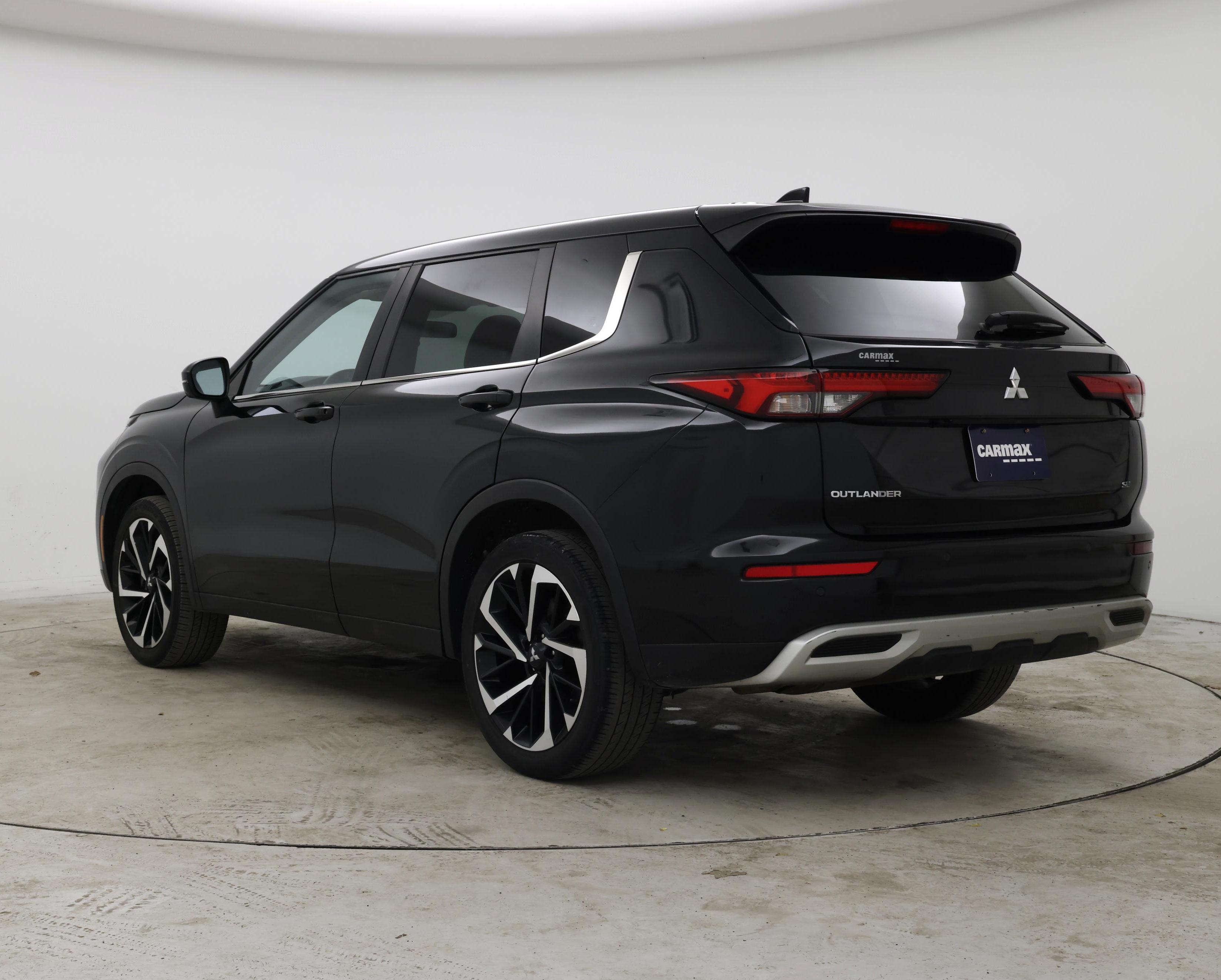 Thumbnail: 2022 Mitsubishi Outlander - 2