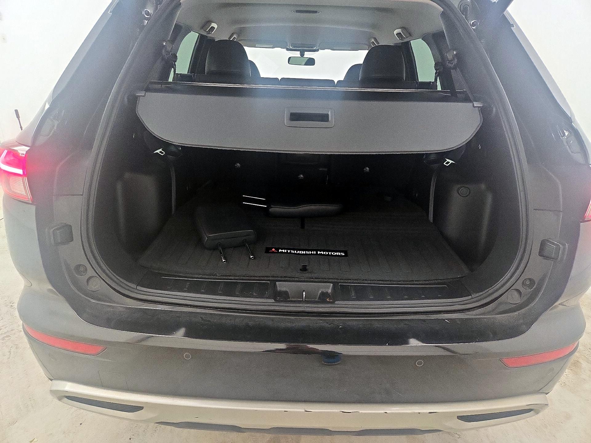 Thumbnail: 2022 Mitsubishi Outlander - 20