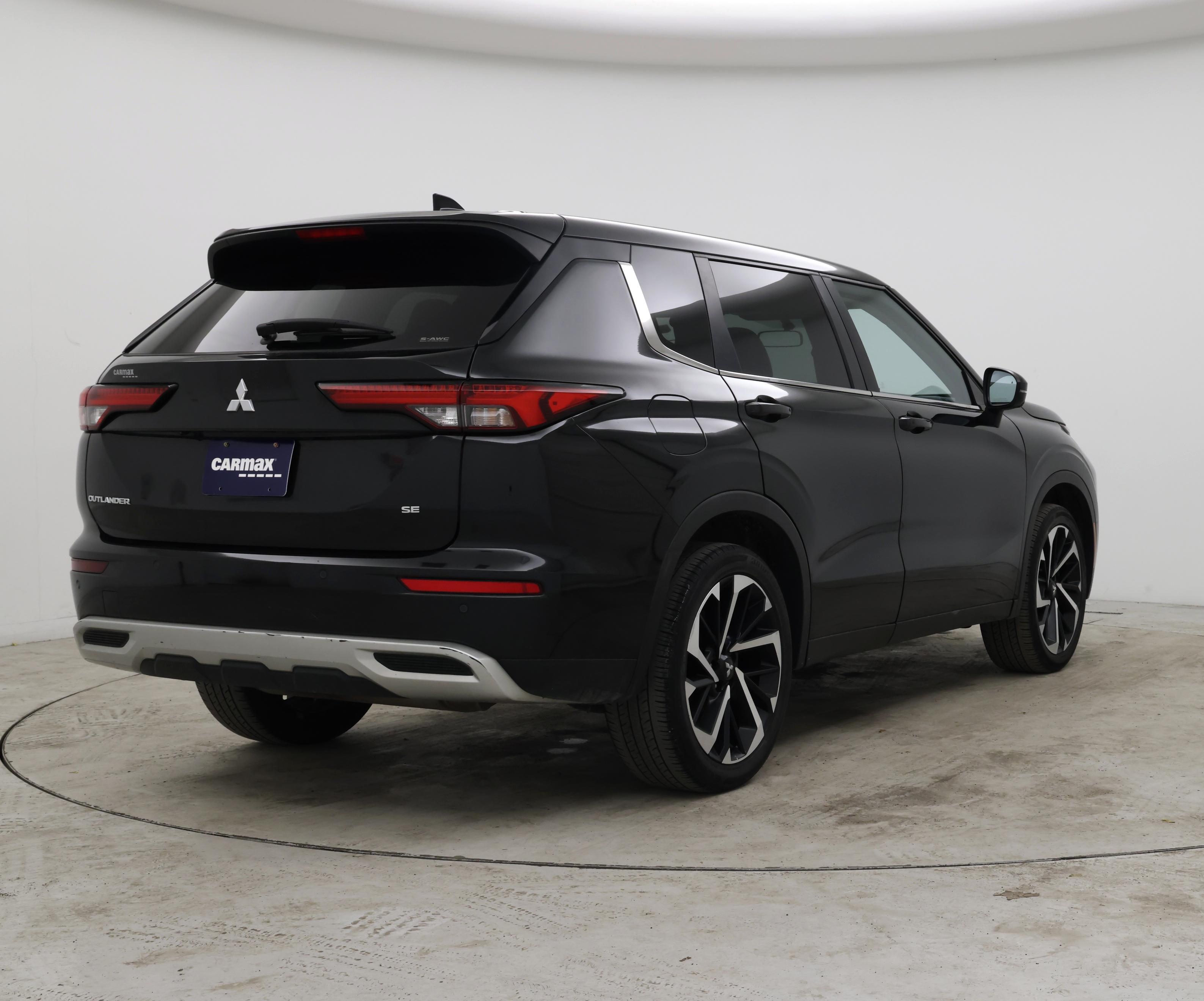 Thumbnail: 2022 Mitsubishi Outlander - 8