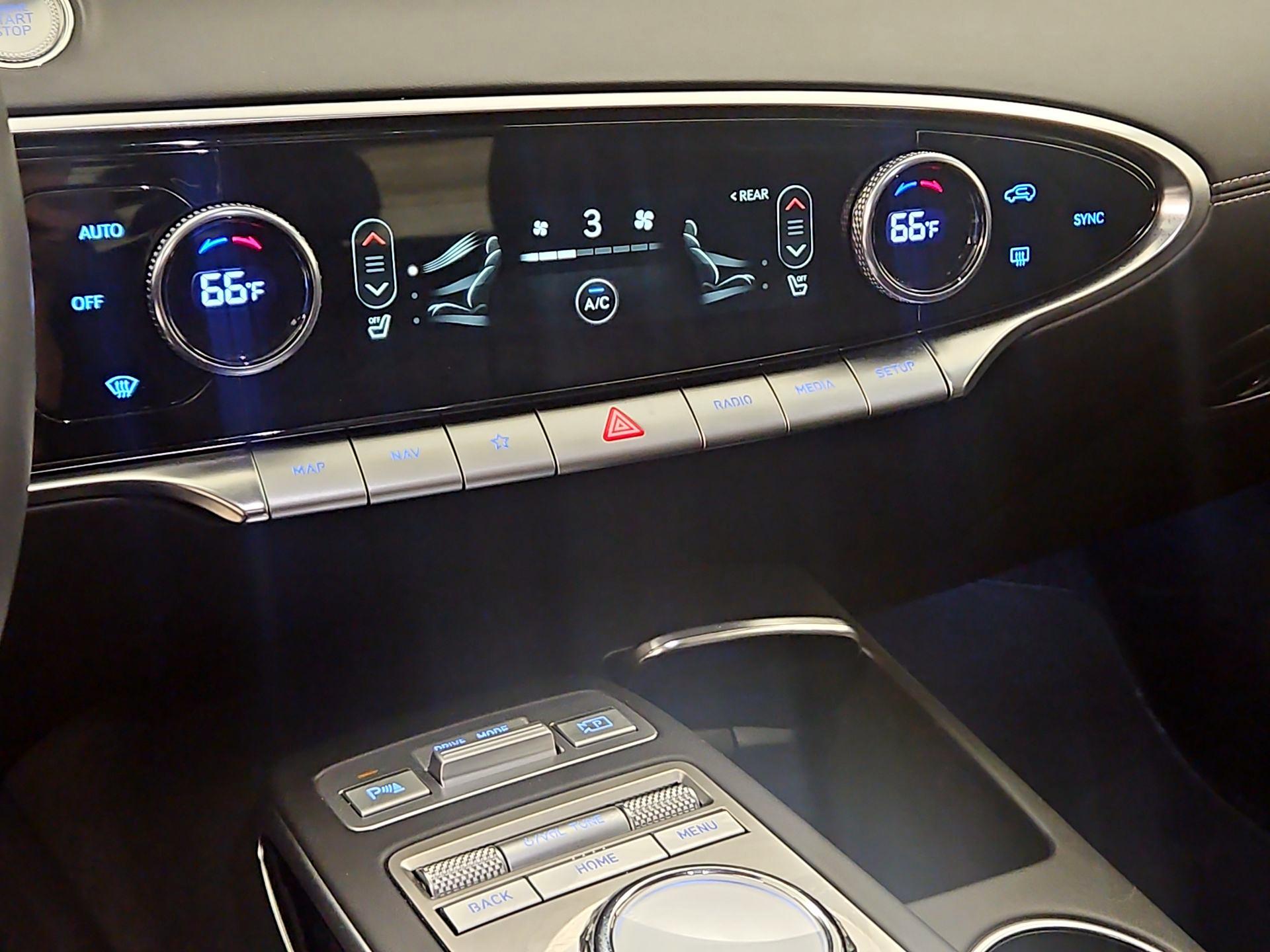 Thumbnail: 2025 Genesis GV70 - 17