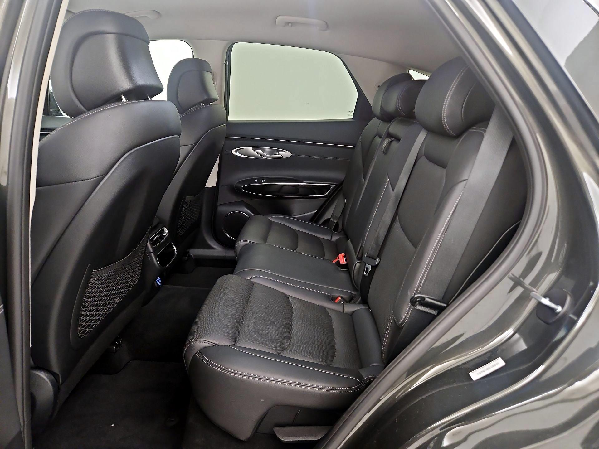 Thumbnail: 2025 Genesis GV70 - 20