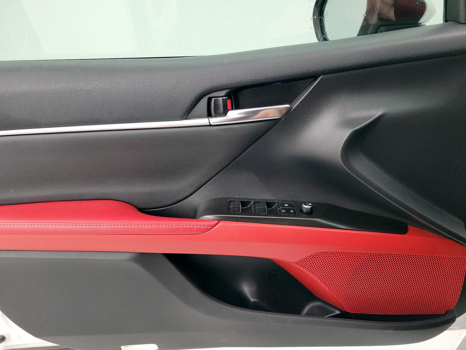 Thumbnail: 2022 Toyota Camry - 12