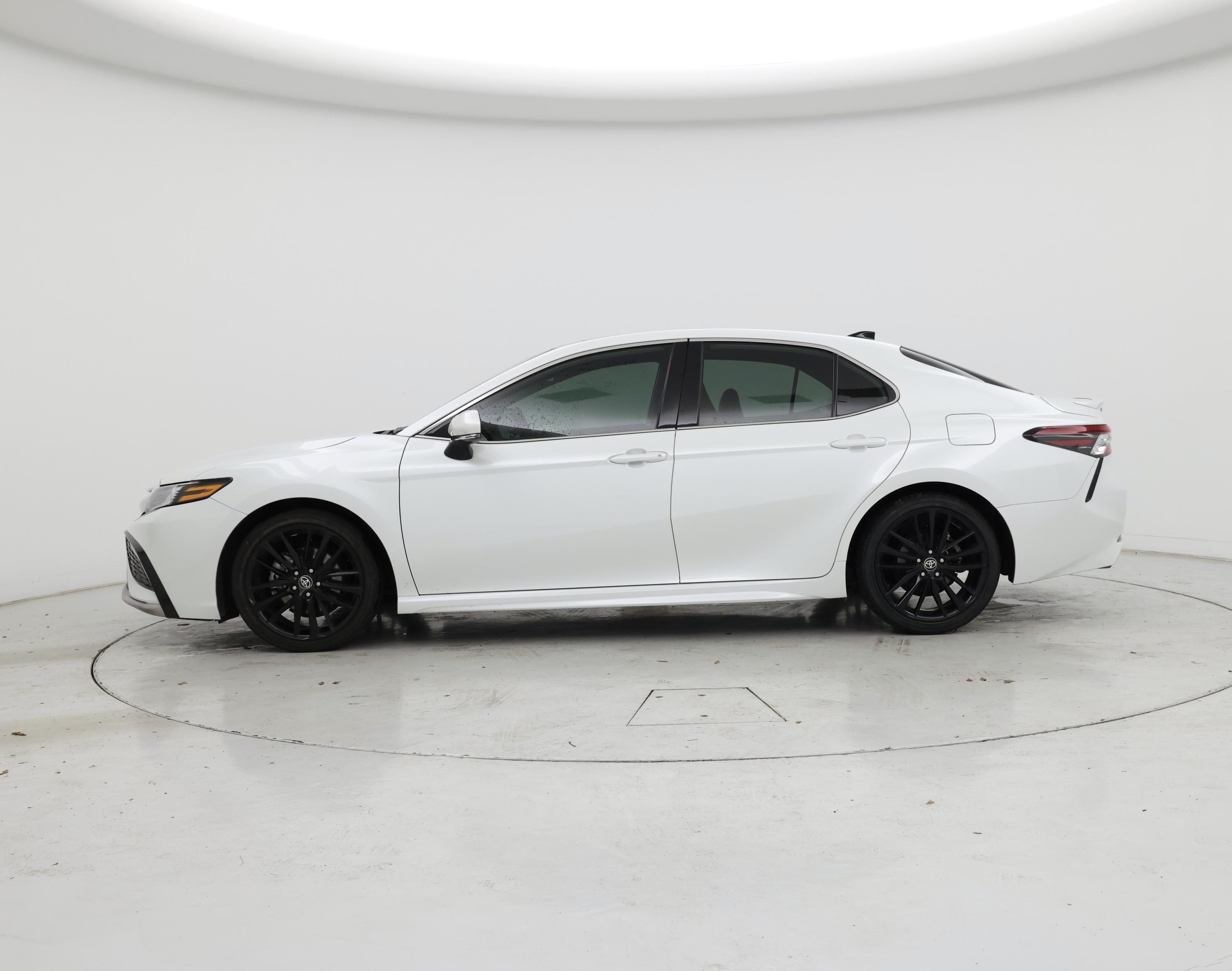 Thumbnail: 2022 Toyota Camry - 3