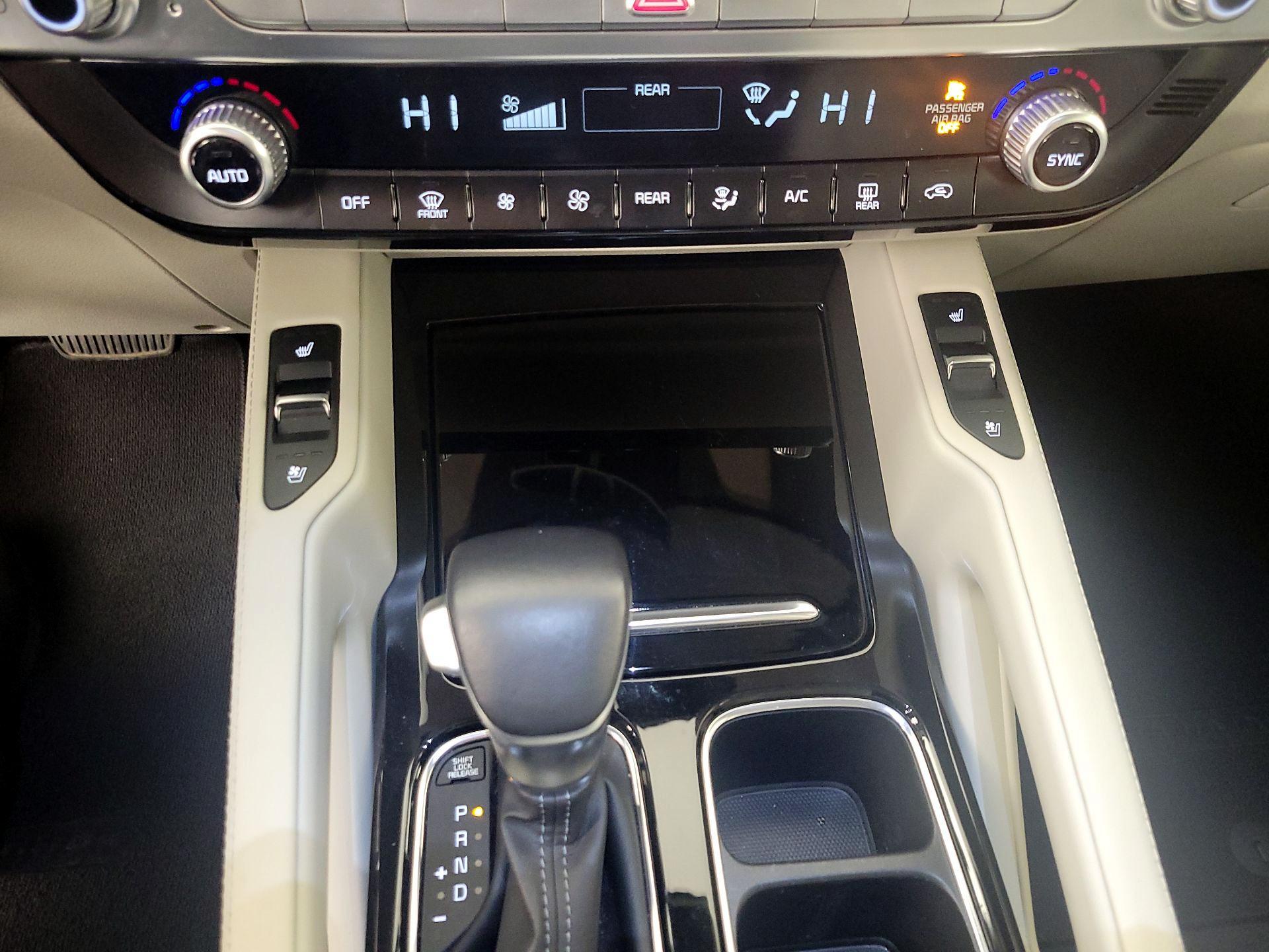 Thumbnail: 2022 Kia Telluride - 17