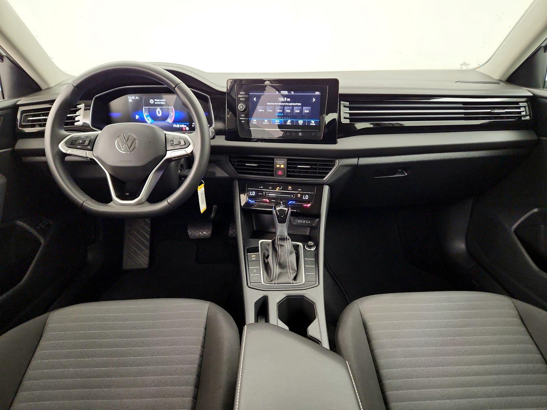 Thumbnail: 2025 Volkswagen Jetta - 9