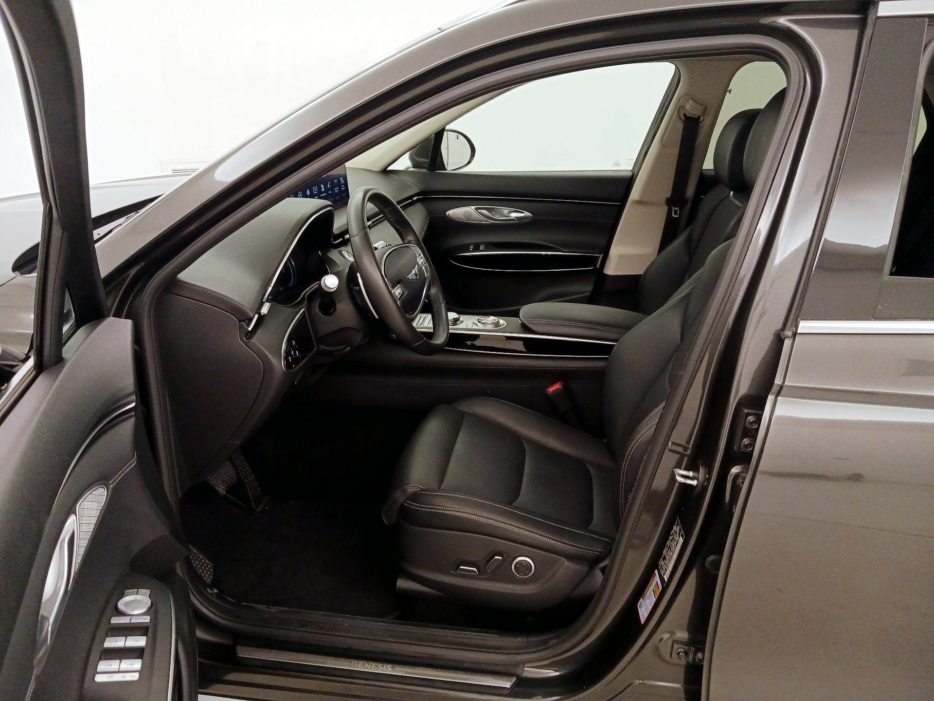 Thumbnail: 2025 Genesis GV70 - 11