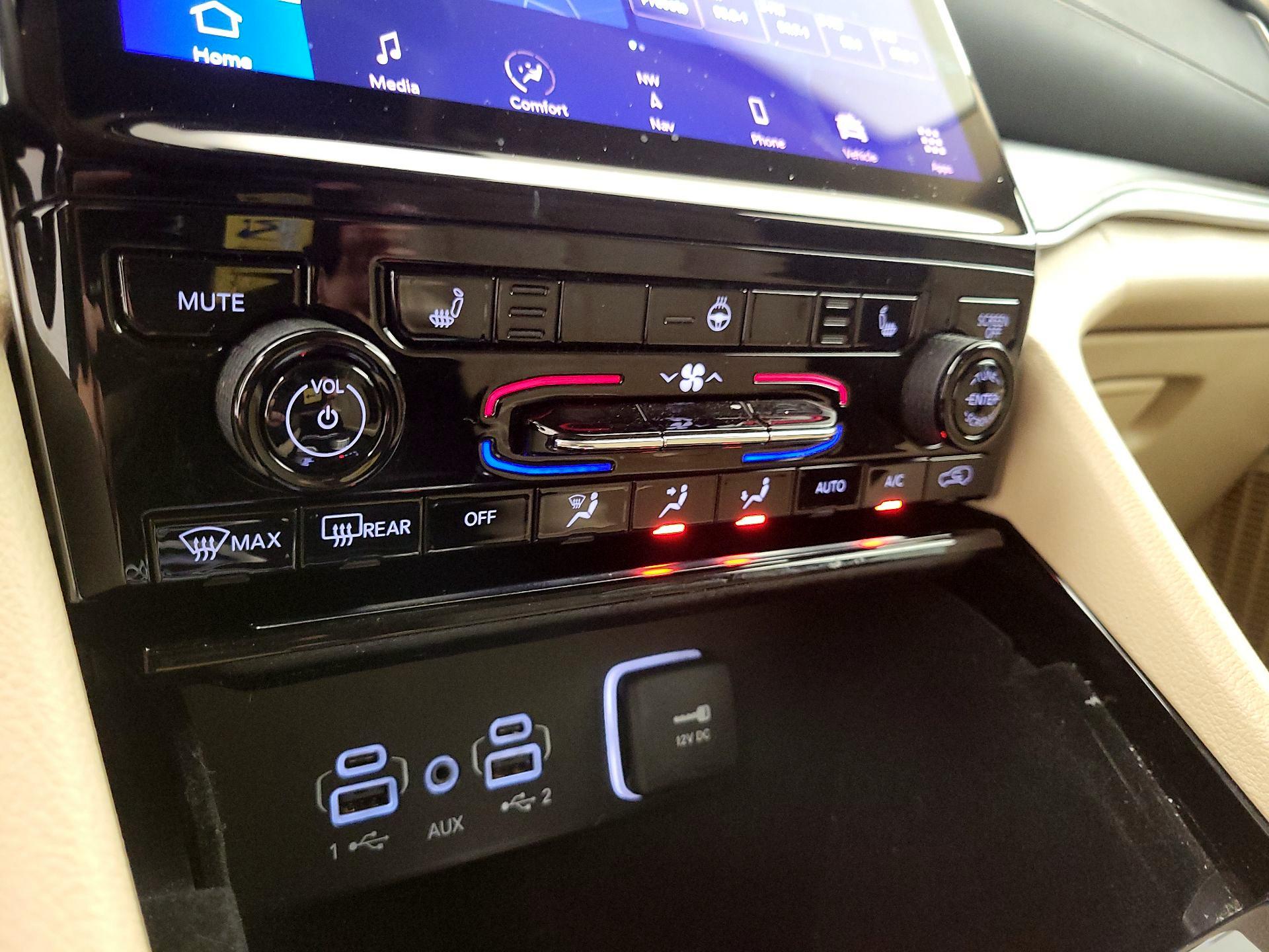 Thumbnail: 2022 Jeep Grand Cherokee L - 16