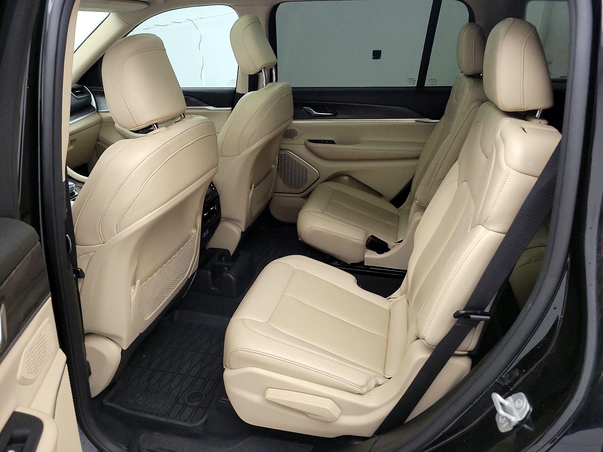 Thumbnail: 2022 Jeep Grand Cherokee L - 20