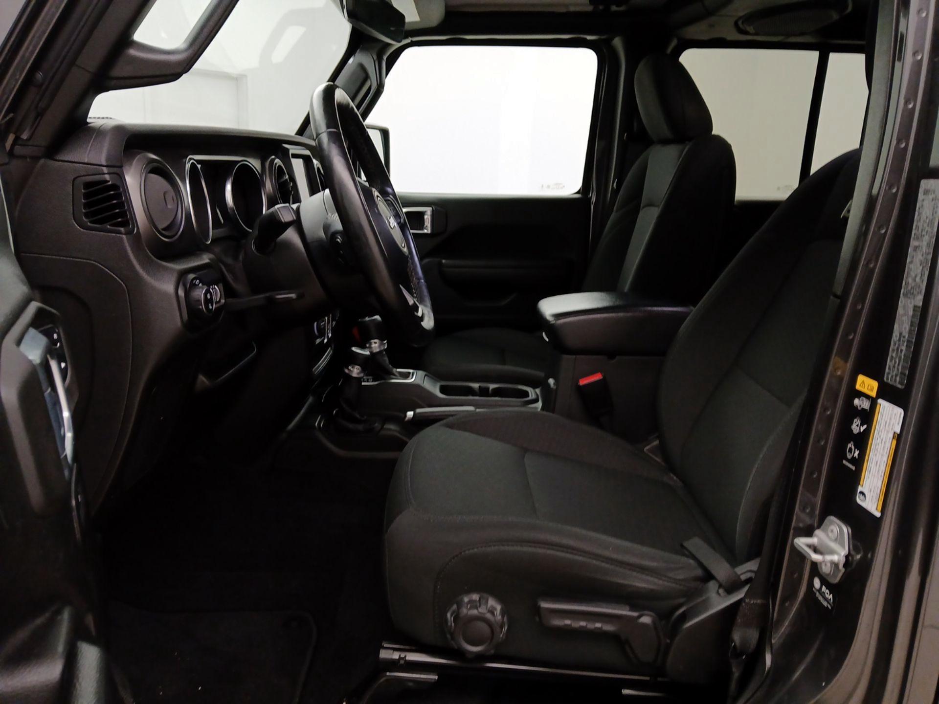 Thumbnail: 2021 Jeep Gladiator - 11