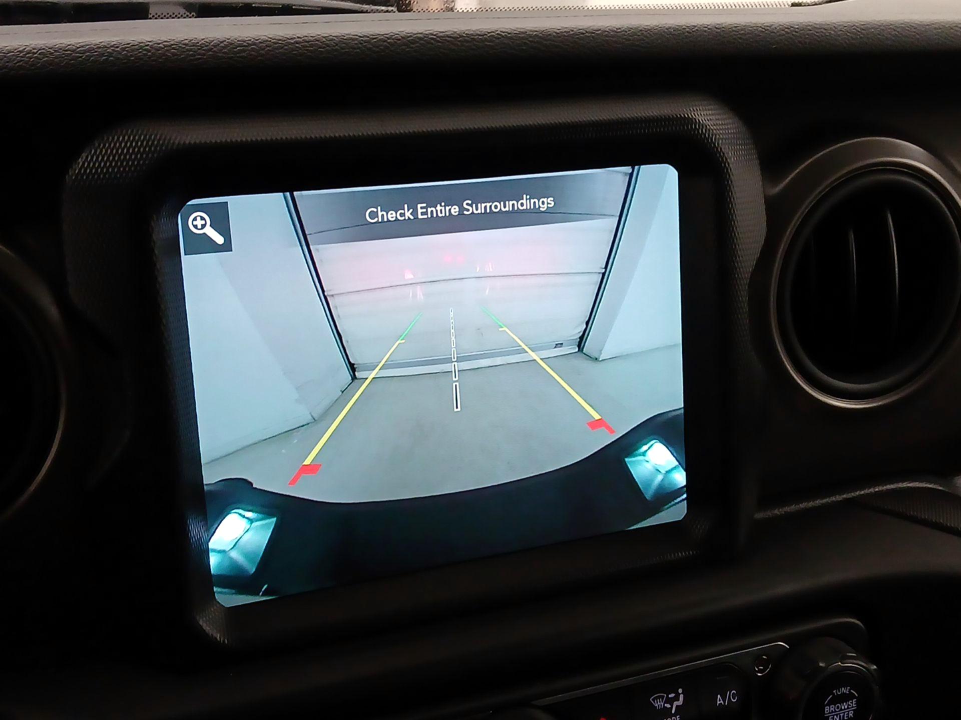 Thumbnail: 2021 Jeep Gladiator - 15