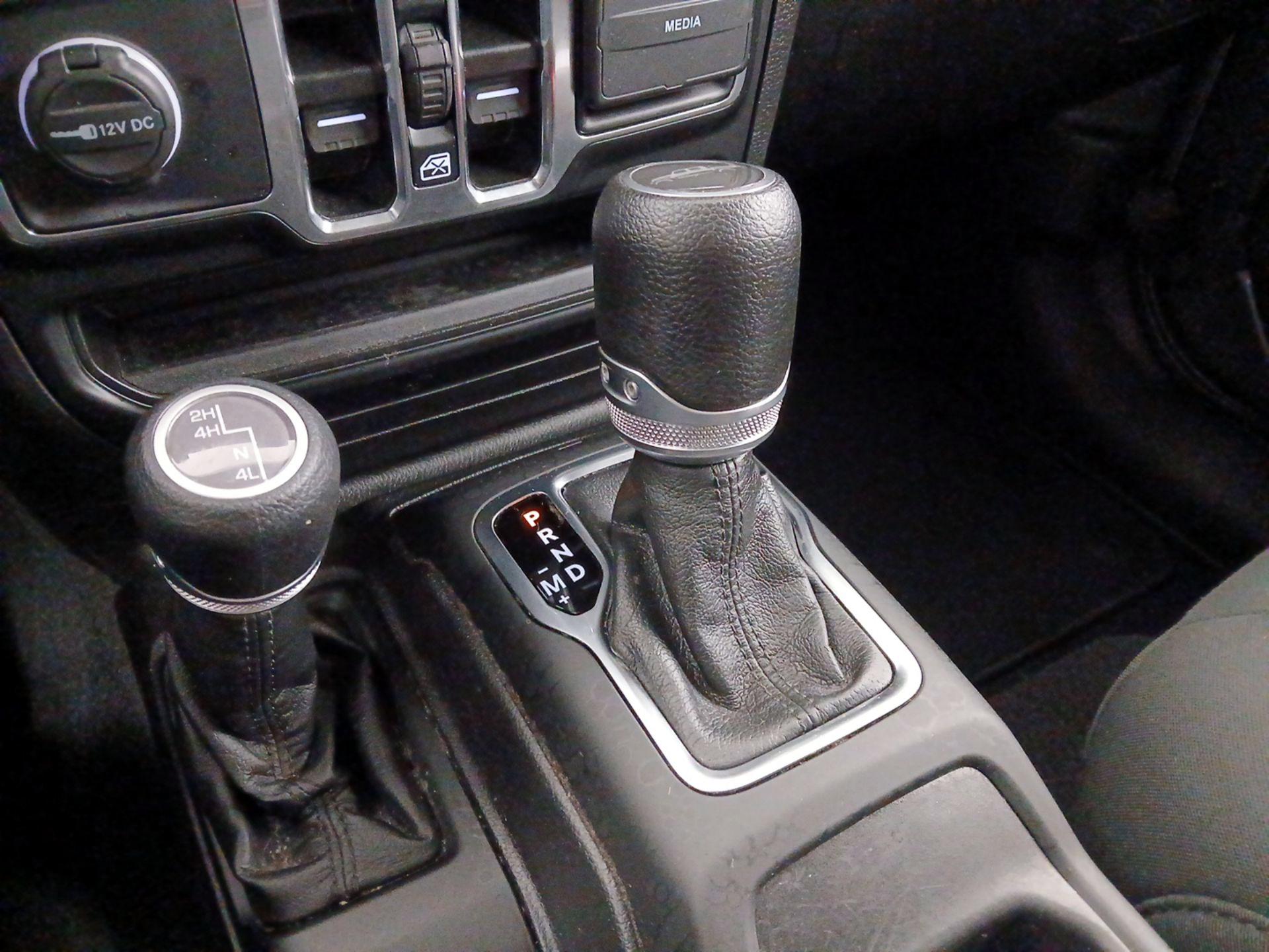 Thumbnail: 2021 Jeep Gladiator - 18