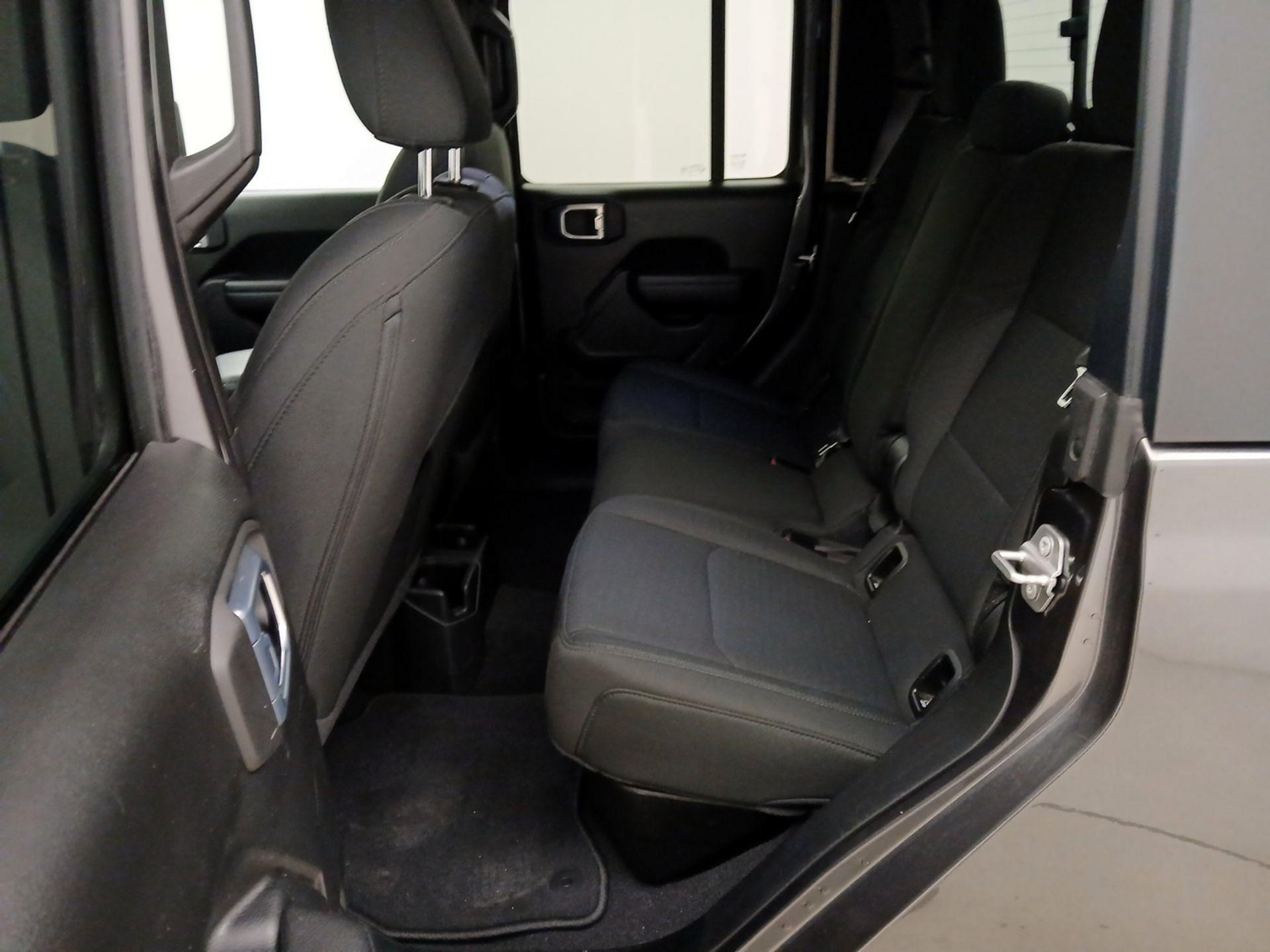 Thumbnail: 2021 Jeep Gladiator - 20