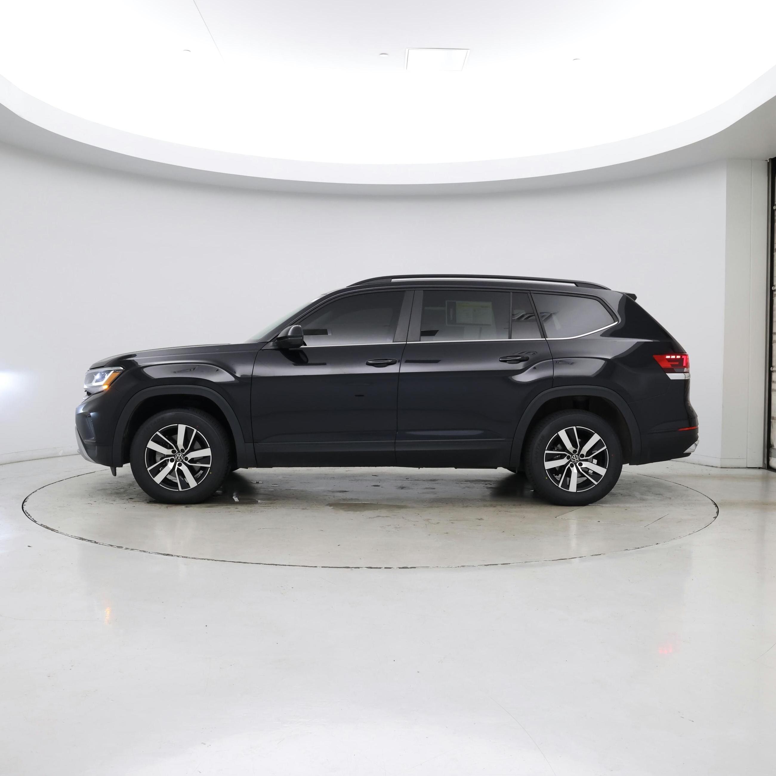 Thumbnail: 2023 Volkswagen Atlas - 3