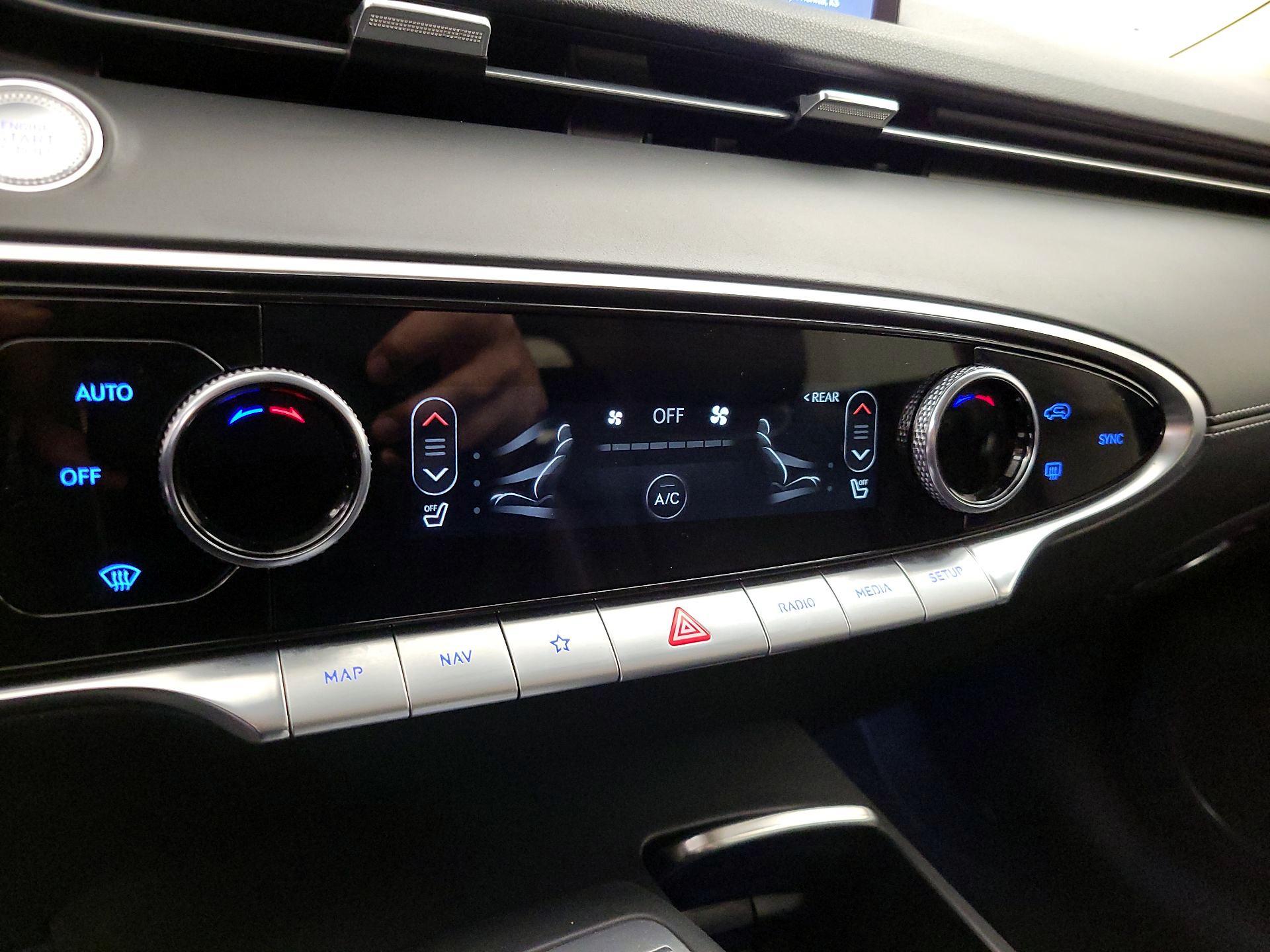 Thumbnail: 2025 Genesis GV70 - 17