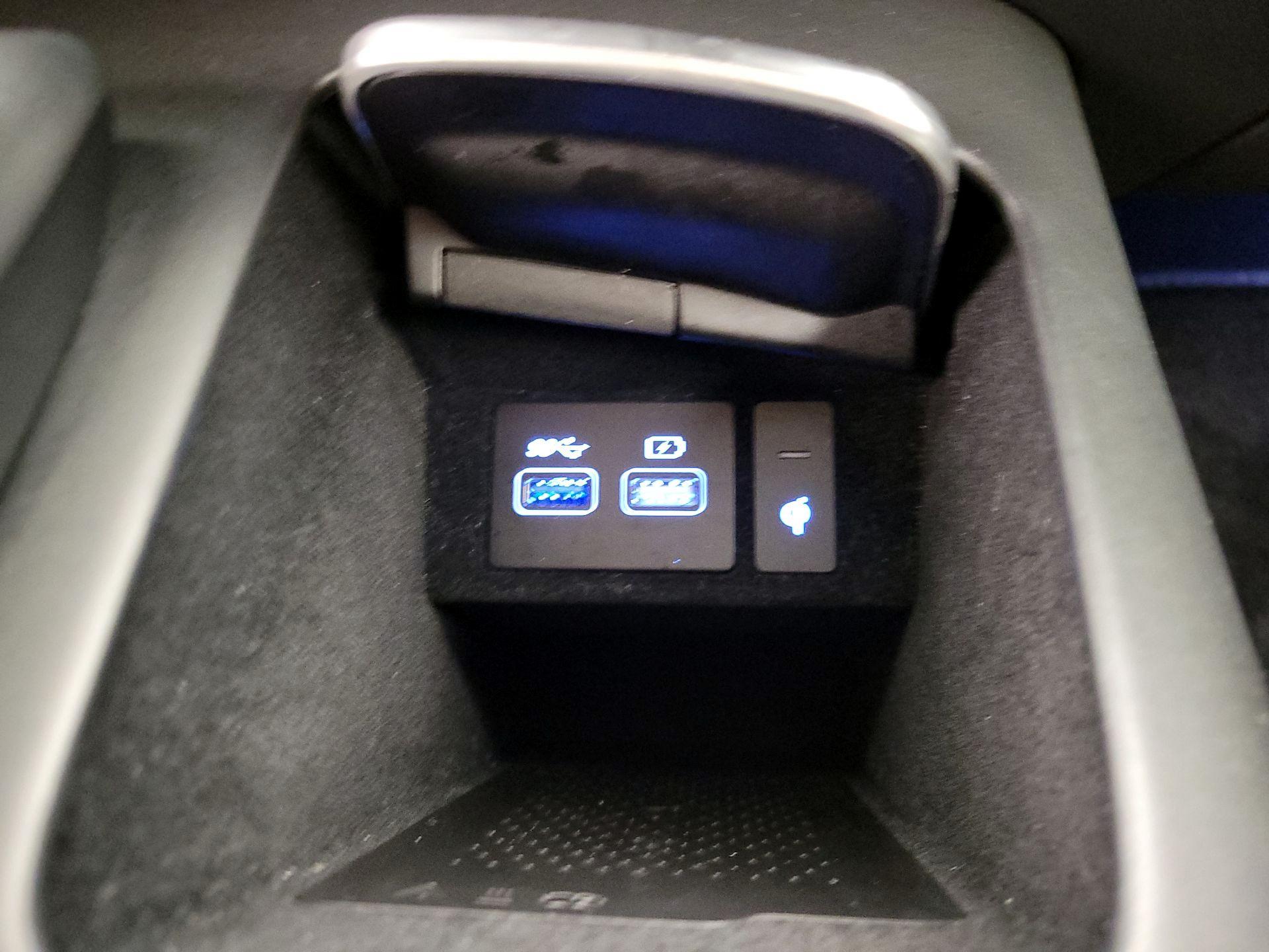 Thumbnail: 2025 Genesis GV70 - 19