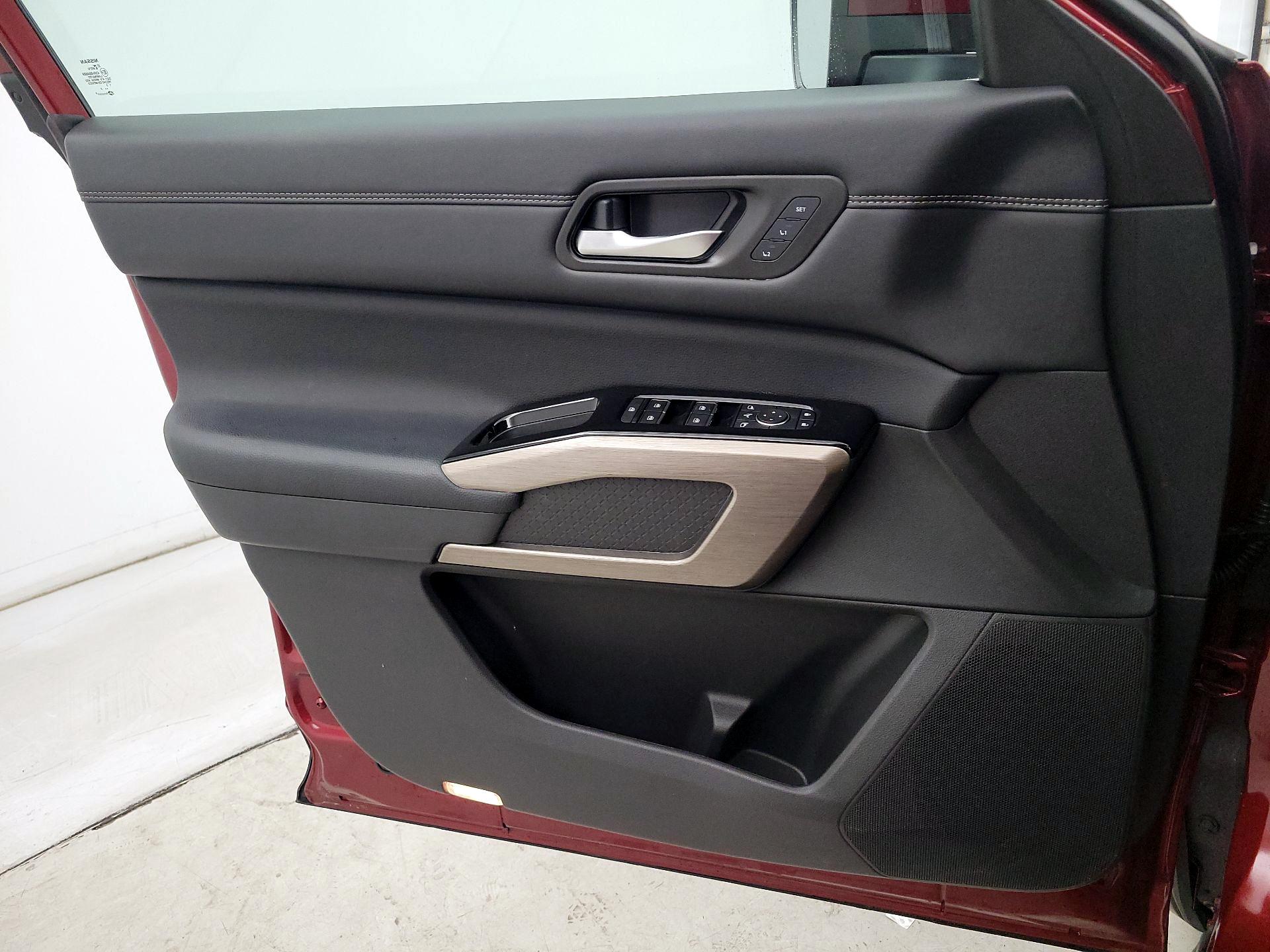 Thumbnail: 2022 Nissan Pathfinder - 12