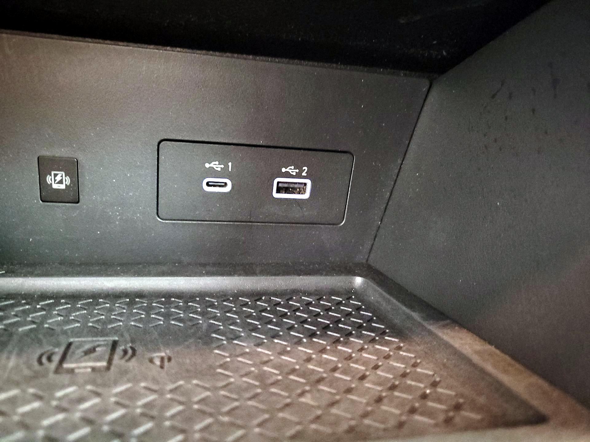 Thumbnail: 2022 Nissan Pathfinder - 18