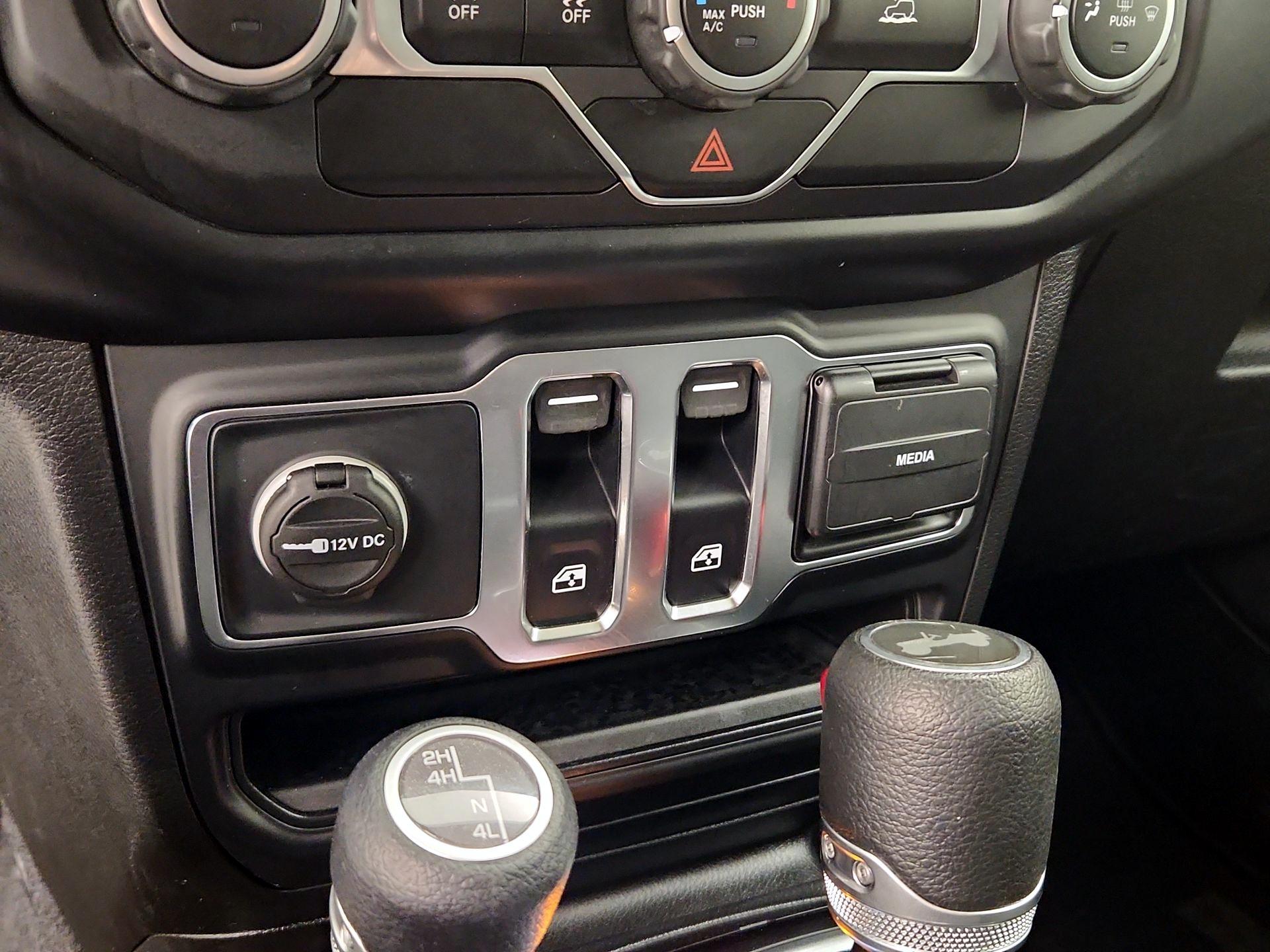 Thumbnail: 2021 Jeep Wrangler - 18