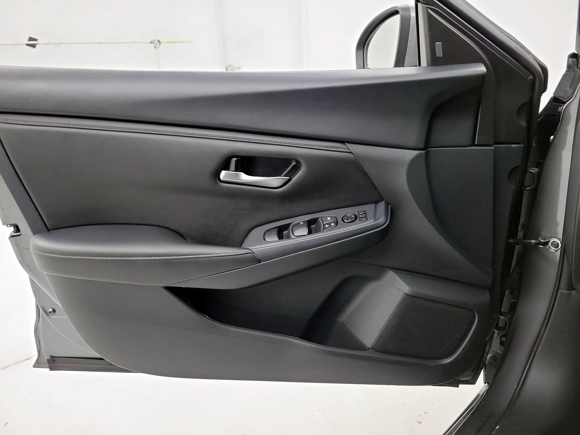 Thumbnail: 2023 Nissan Sentra - 12