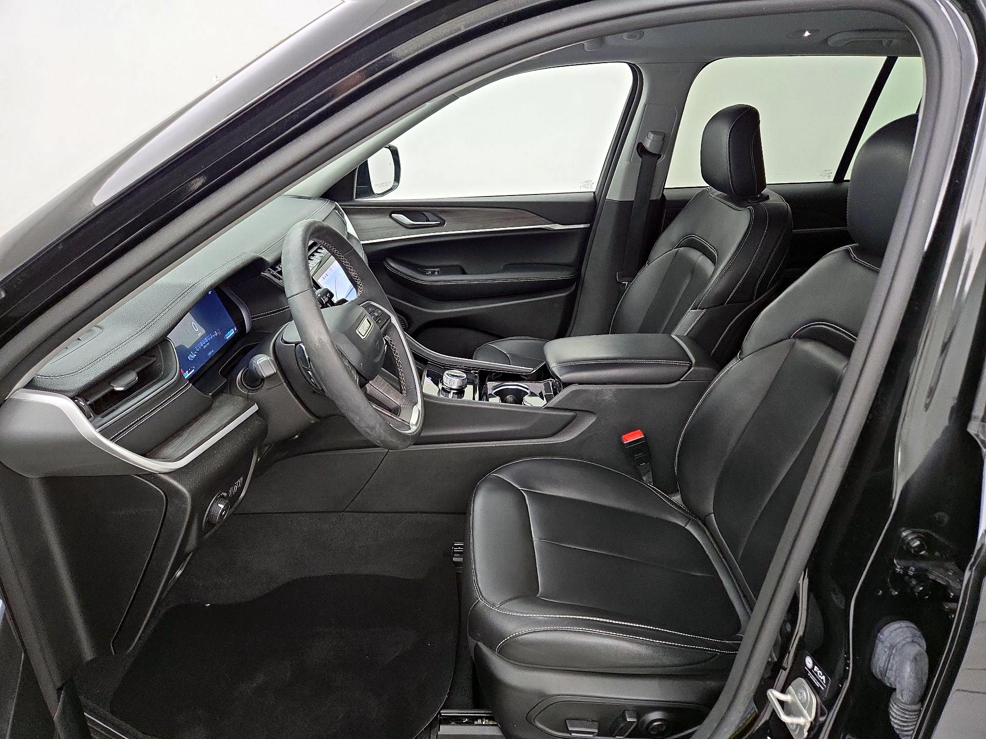 Thumbnail: 2023 Jeep Grand Cherokee - 11