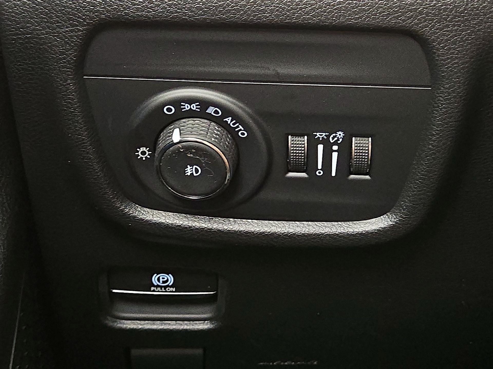 Thumbnail: 2023 Jeep Grand Cherokee - 13