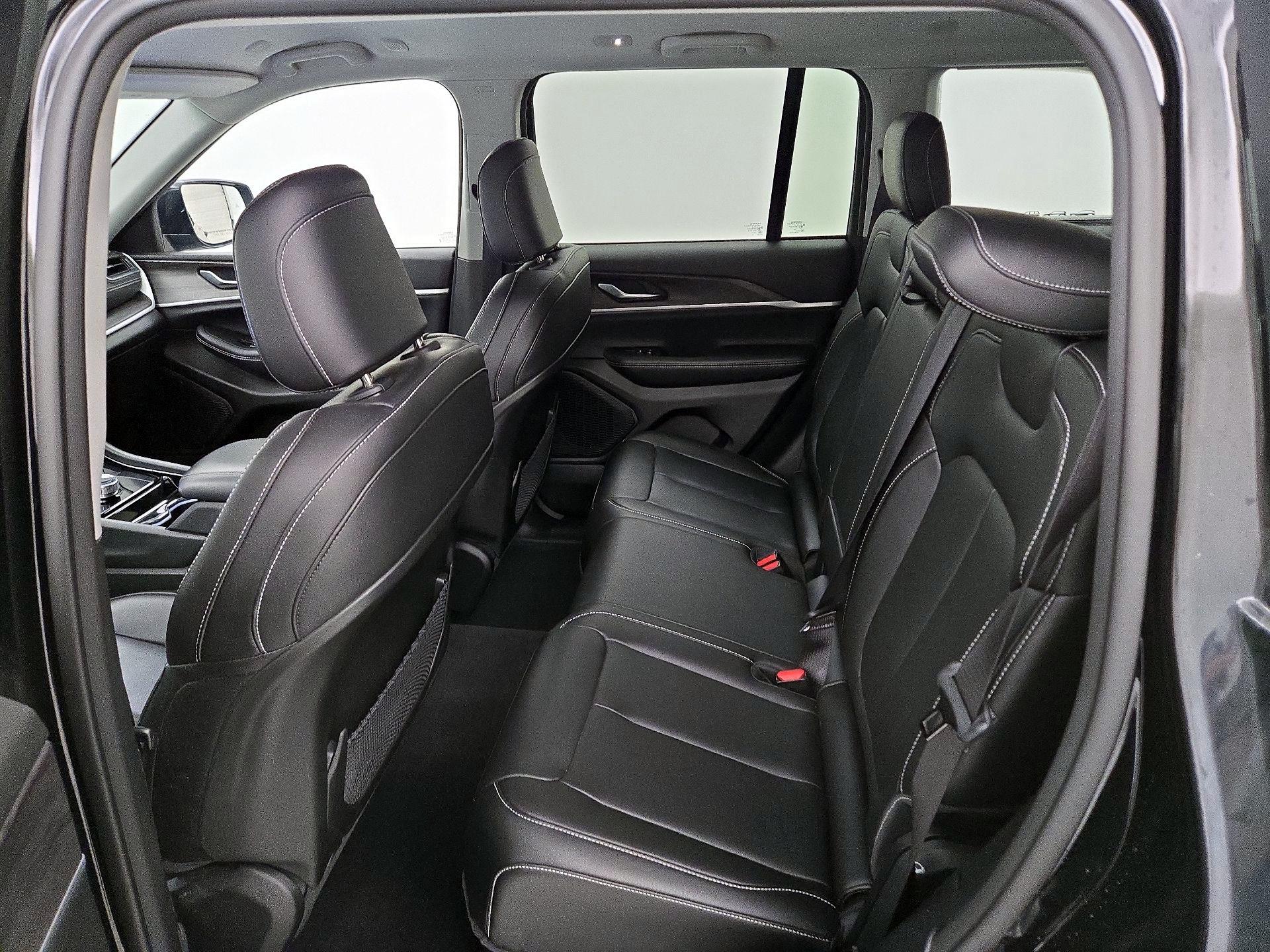 Thumbnail: 2023 Jeep Grand Cherokee - 20