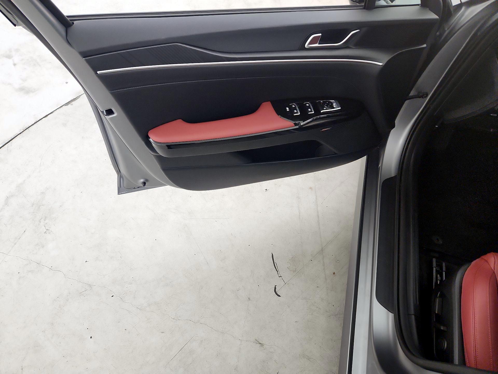 Thumbnail: 2025 Kia K5 - 12