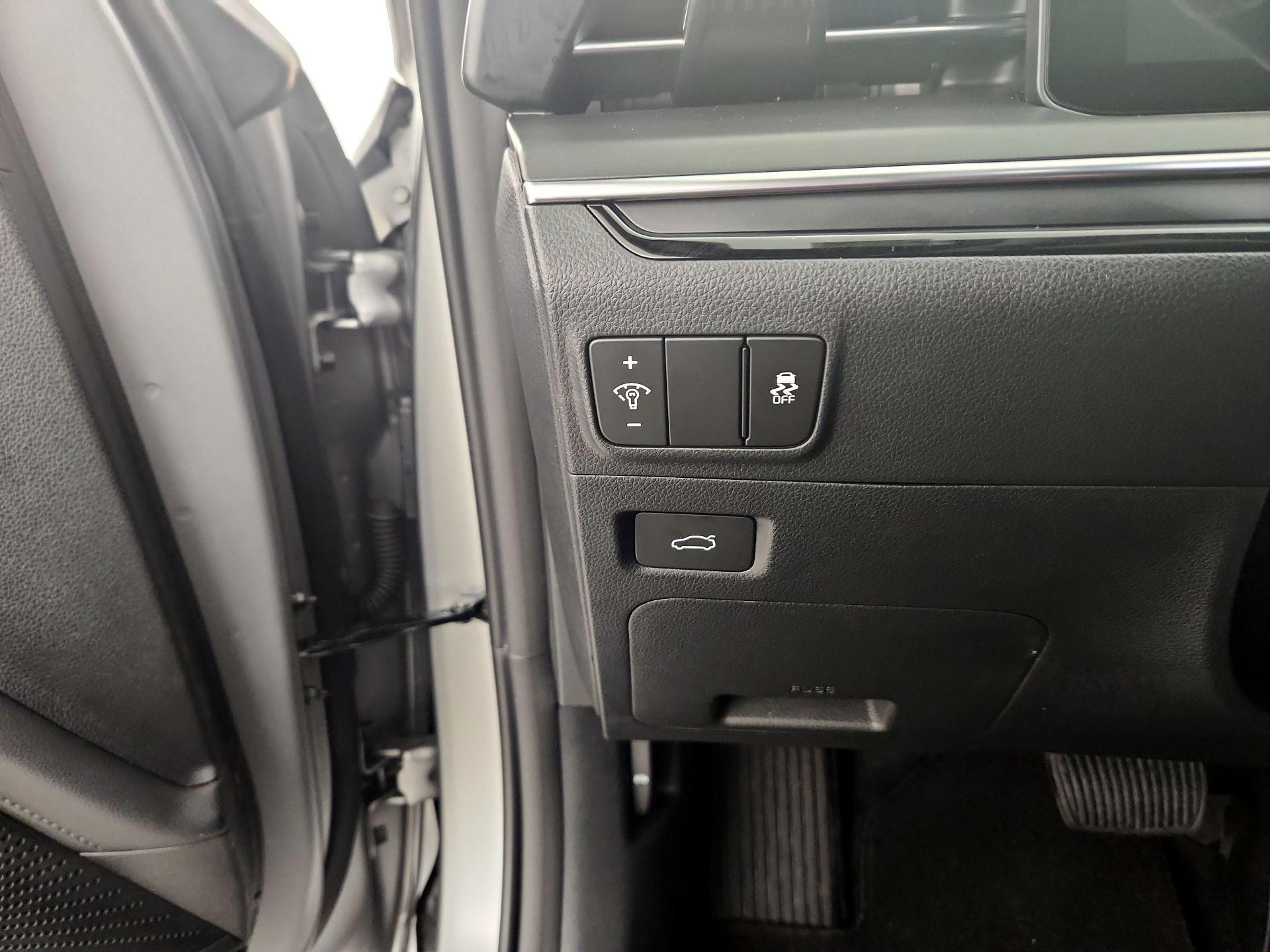 Thumbnail: 2025 Kia K5 - 13