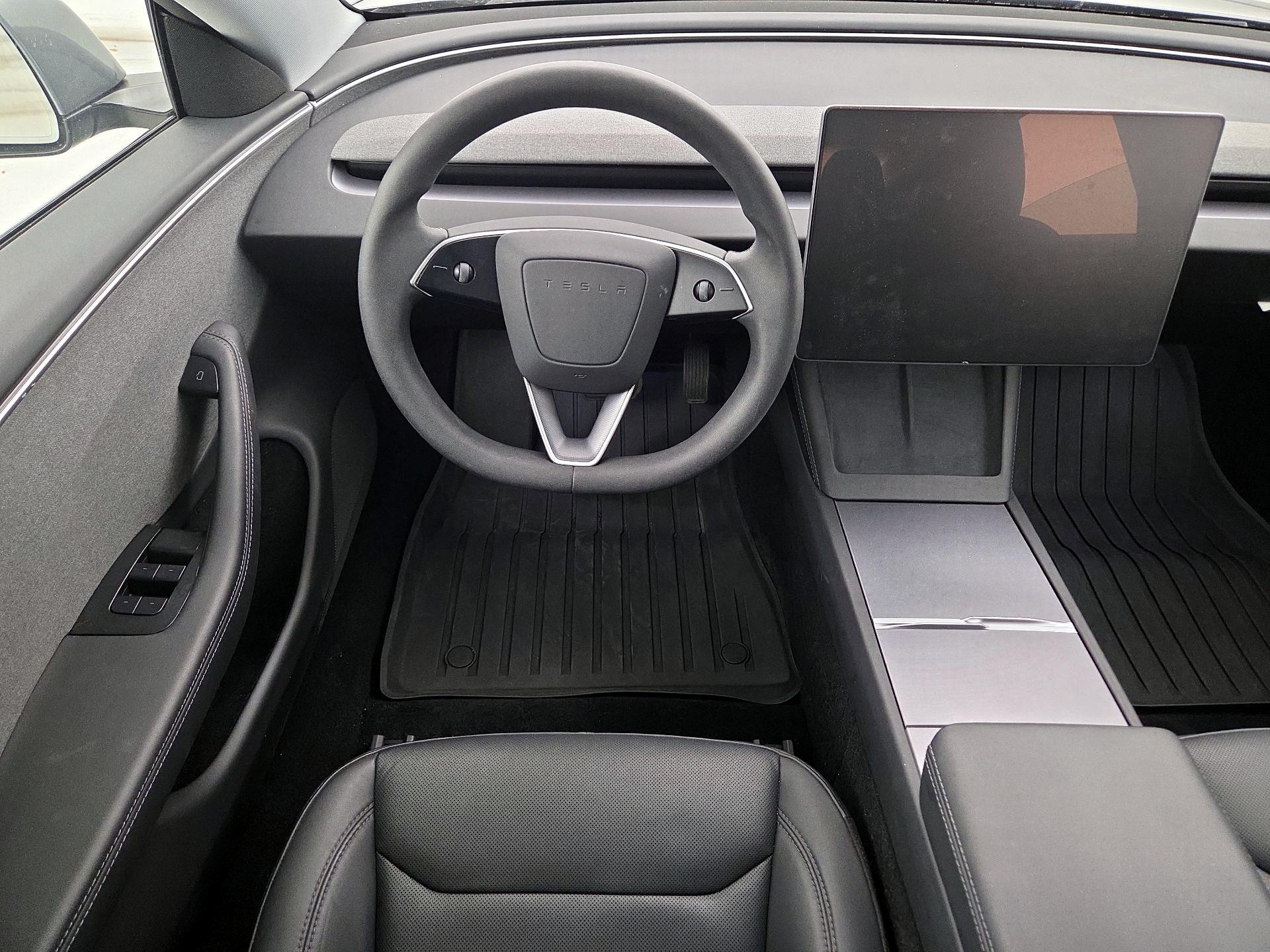 Thumbnail: 2025 Tesla Model 3 - 10