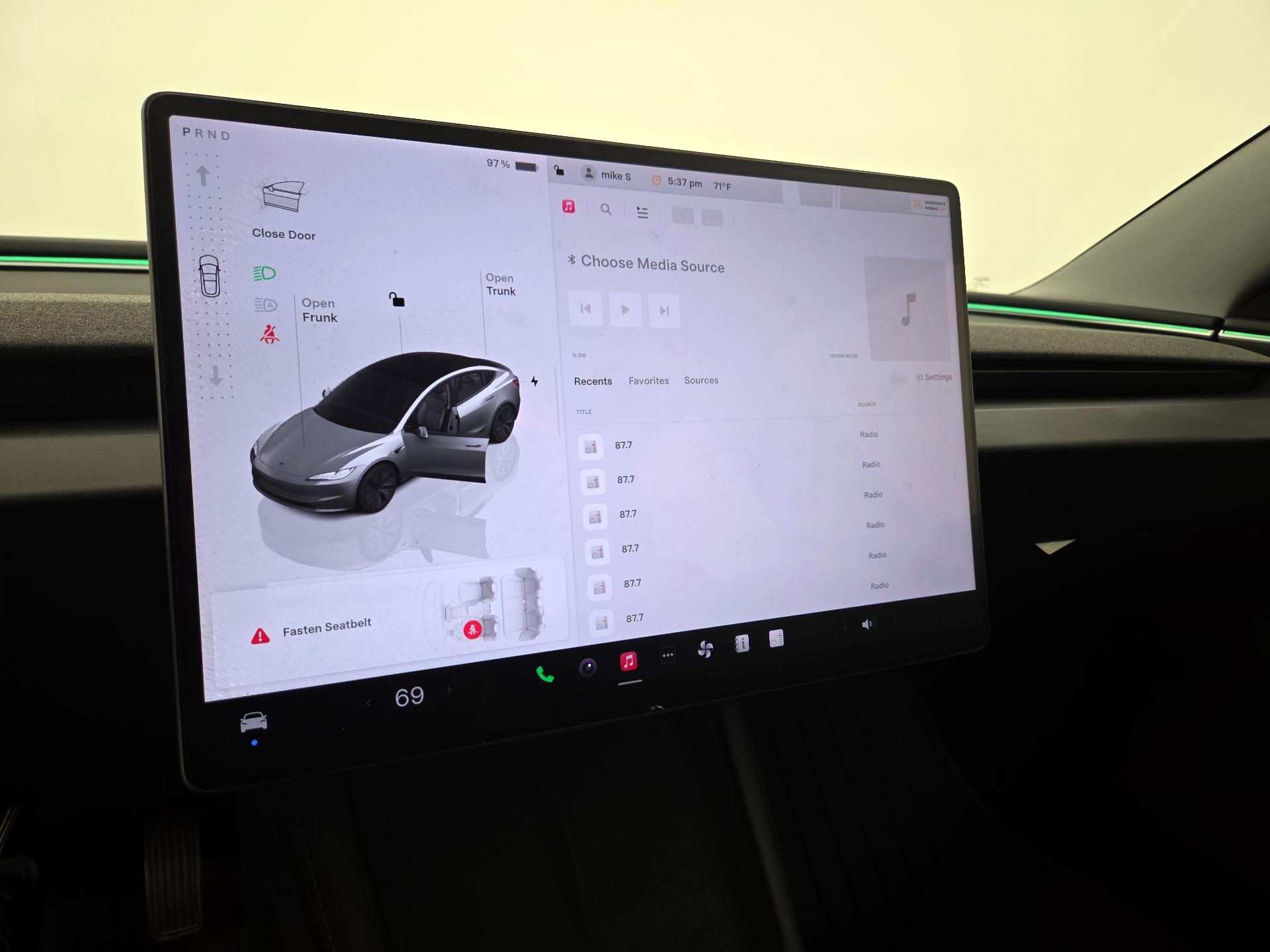 Thumbnail: 2025 Tesla Model 3 - 15