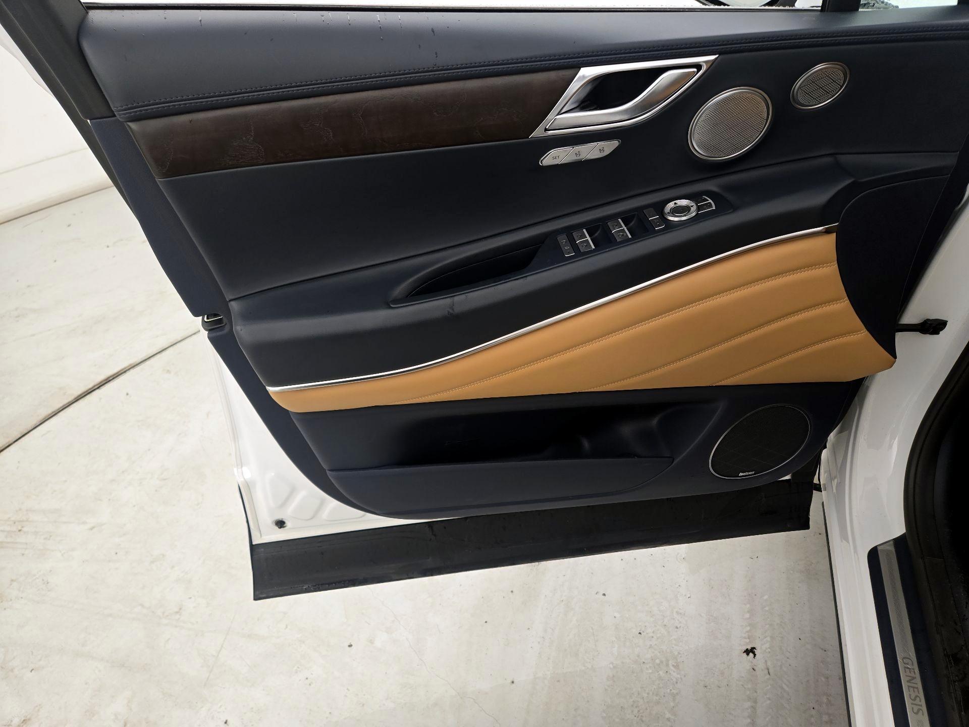 Thumbnail: 2021 Genesis GV80 - 12