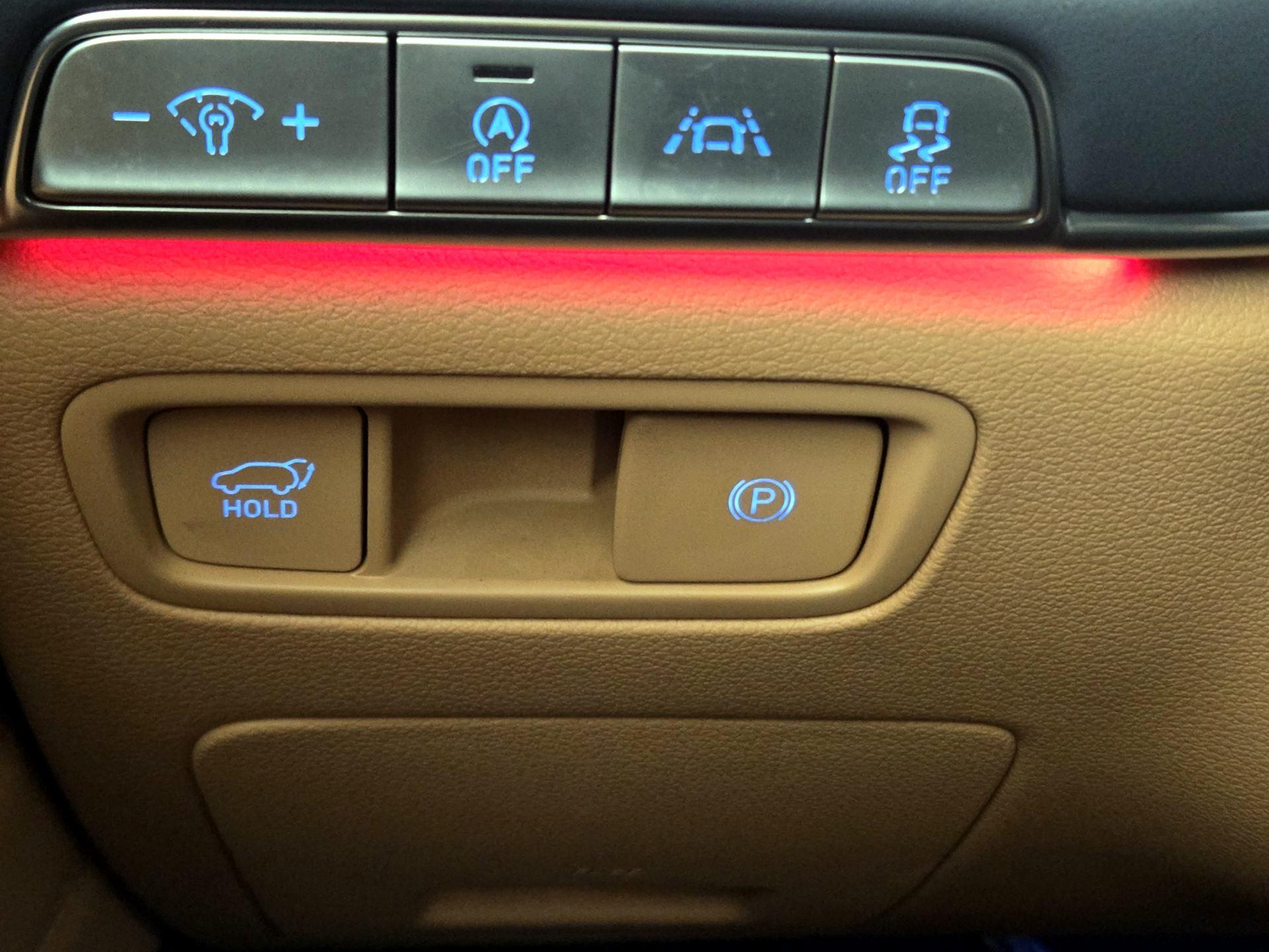 Thumbnail: 2021 Genesis GV80 - 13